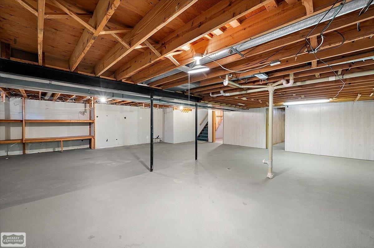 14315 Lakeshore Drive