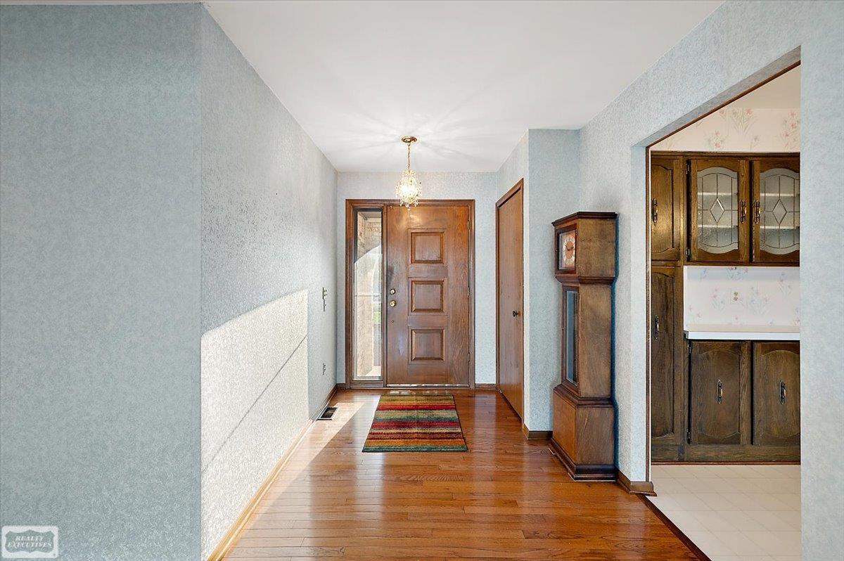 14315 Lakeshore Drive