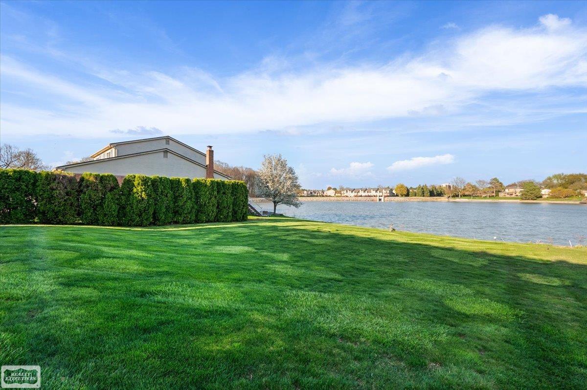 14315 Lakeshore Drive