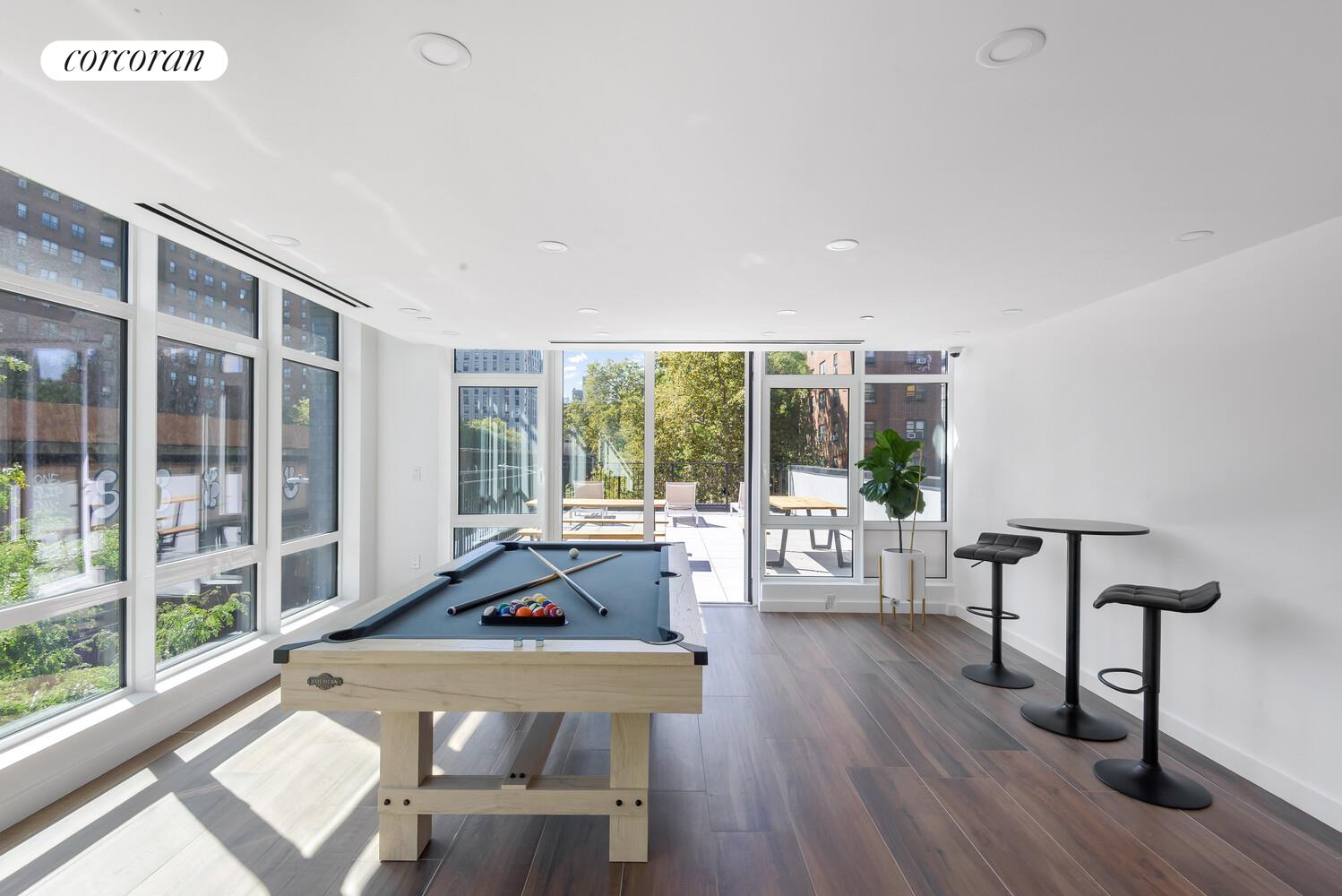 1516 PARK Avenue 11E