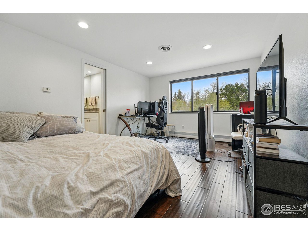 3825 Northbrook Dr F