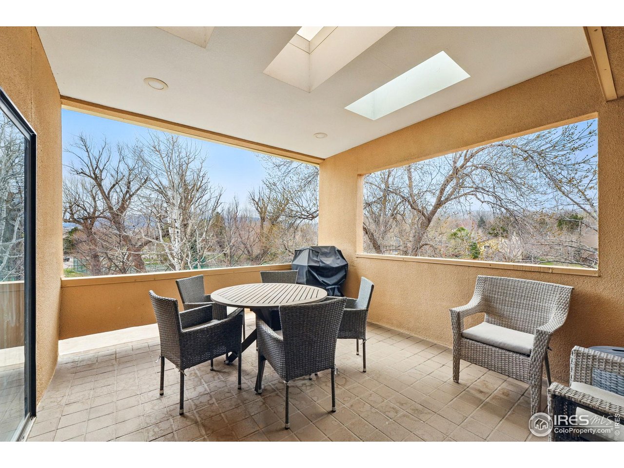 3825 Northbrook Dr F