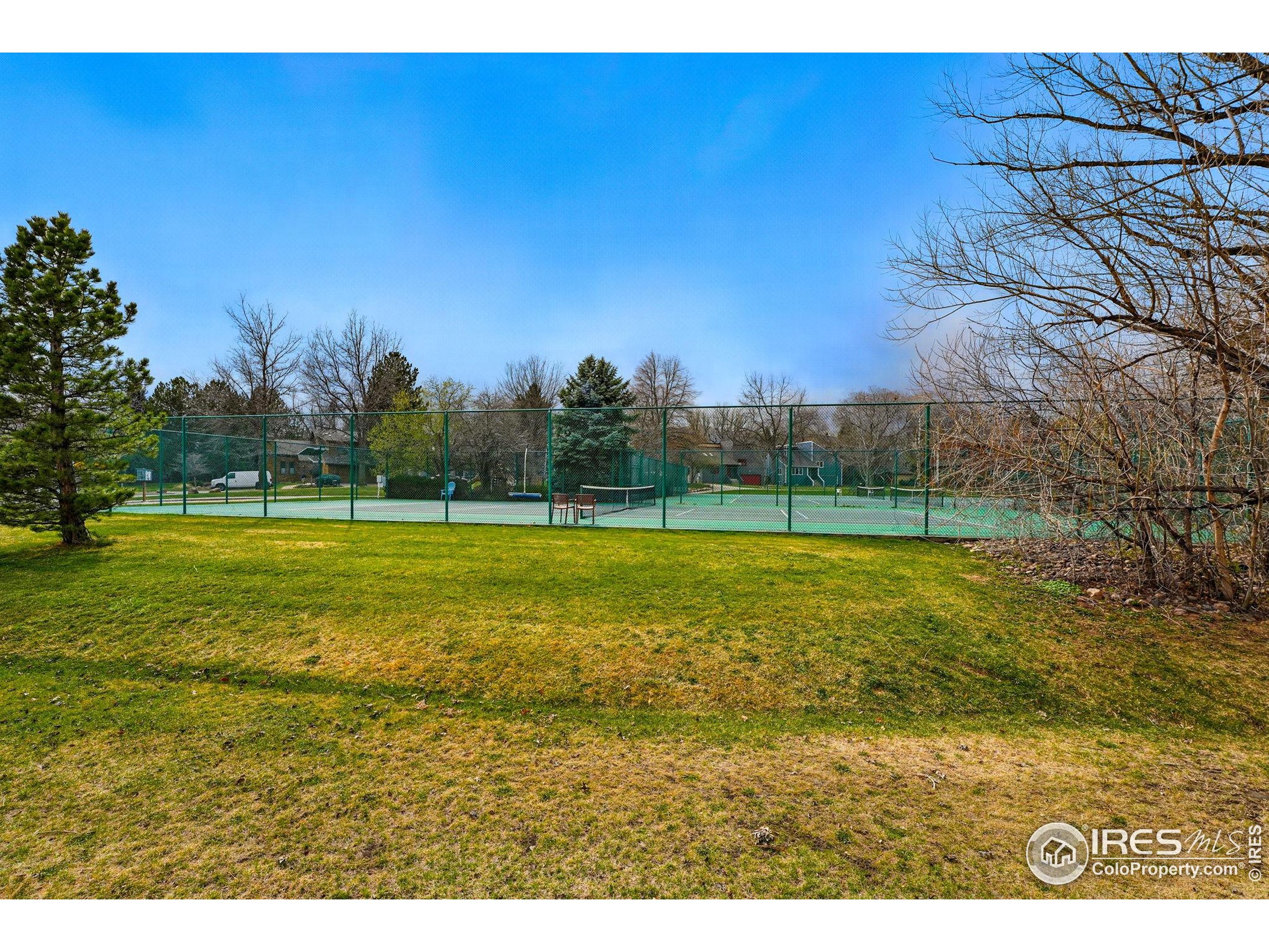 3825 Northbrook Dr F