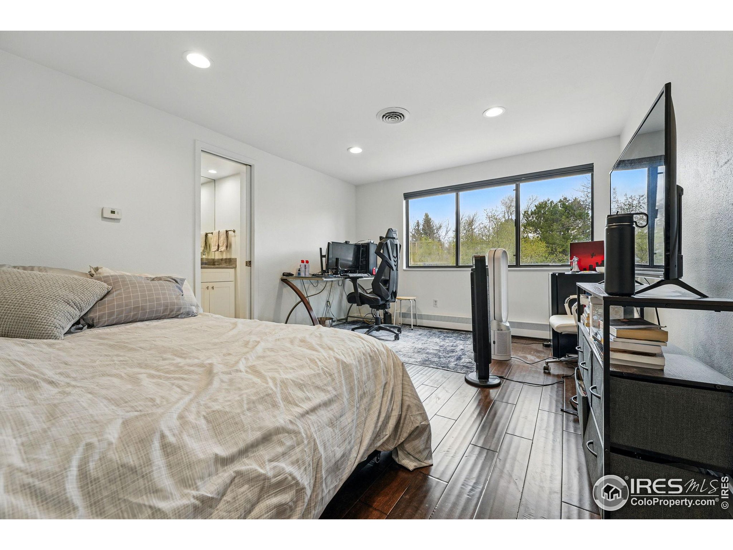 3825 Northbrook Dr F