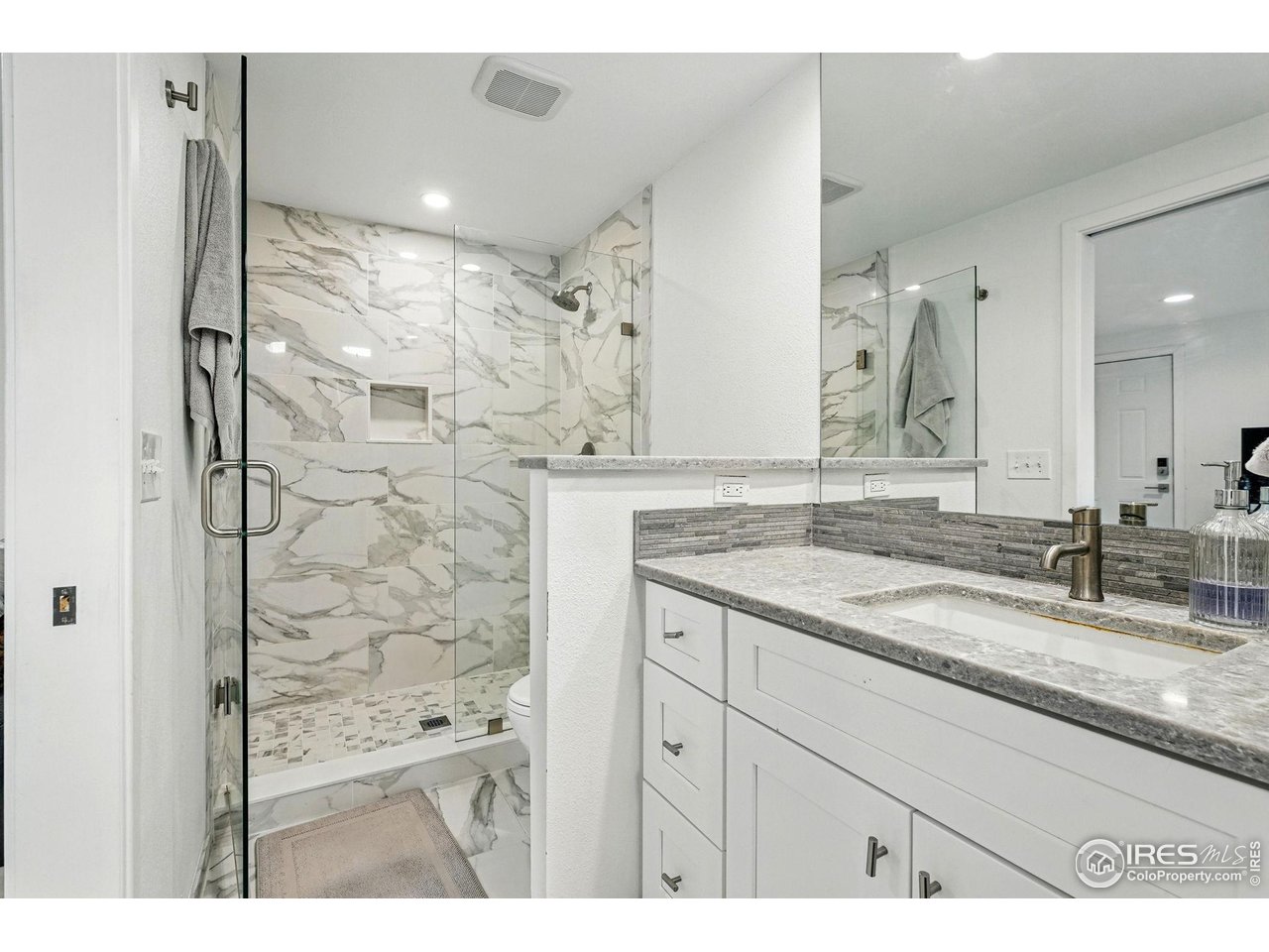 3825 Northbrook Dr F