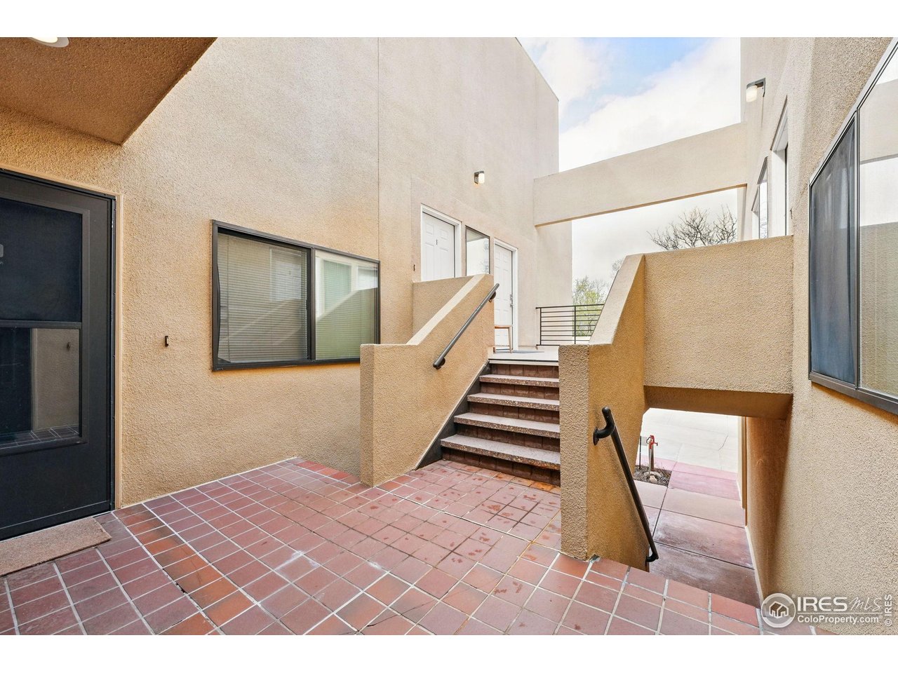 3825 Northbrook Dr F