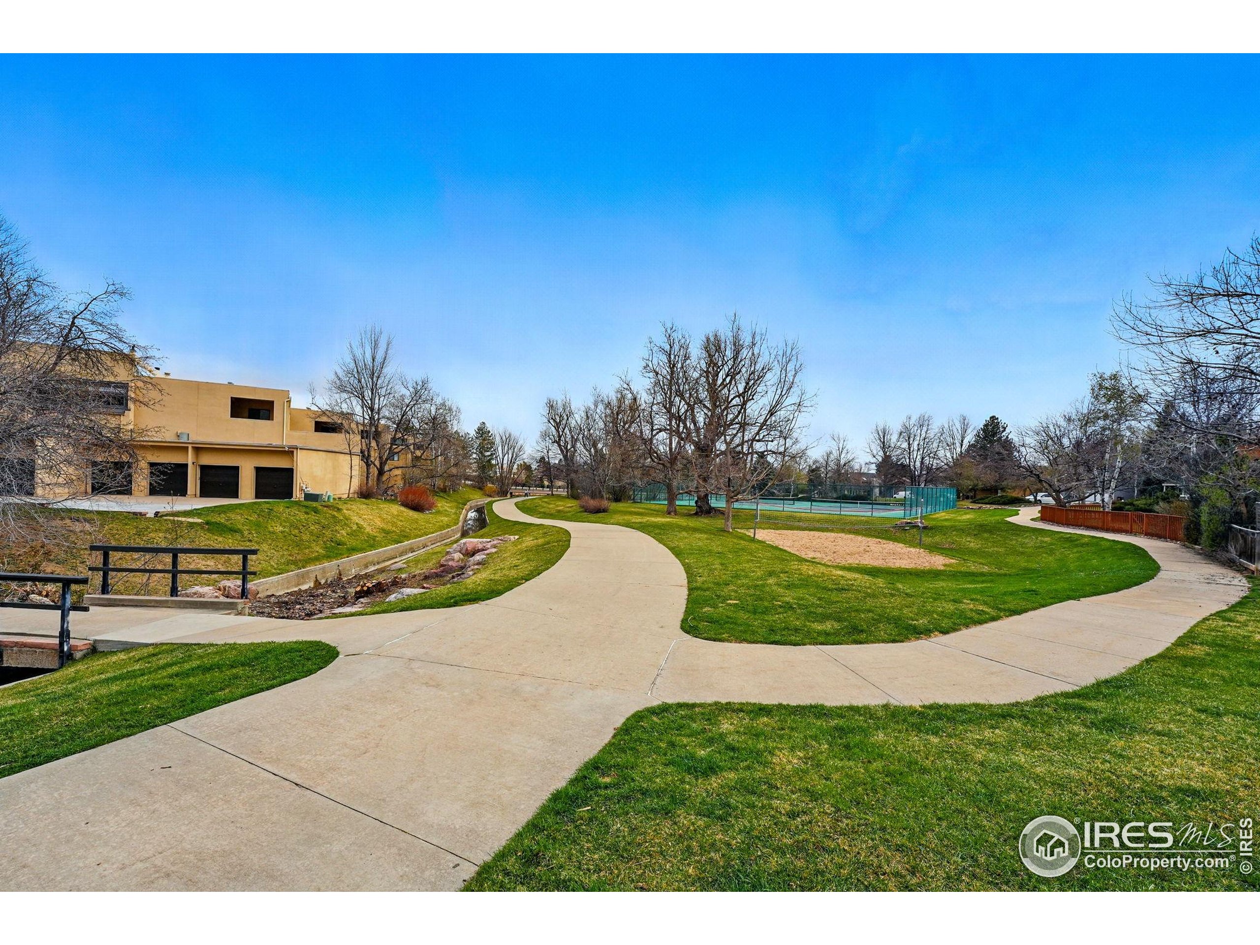 3825 Northbrook Dr F