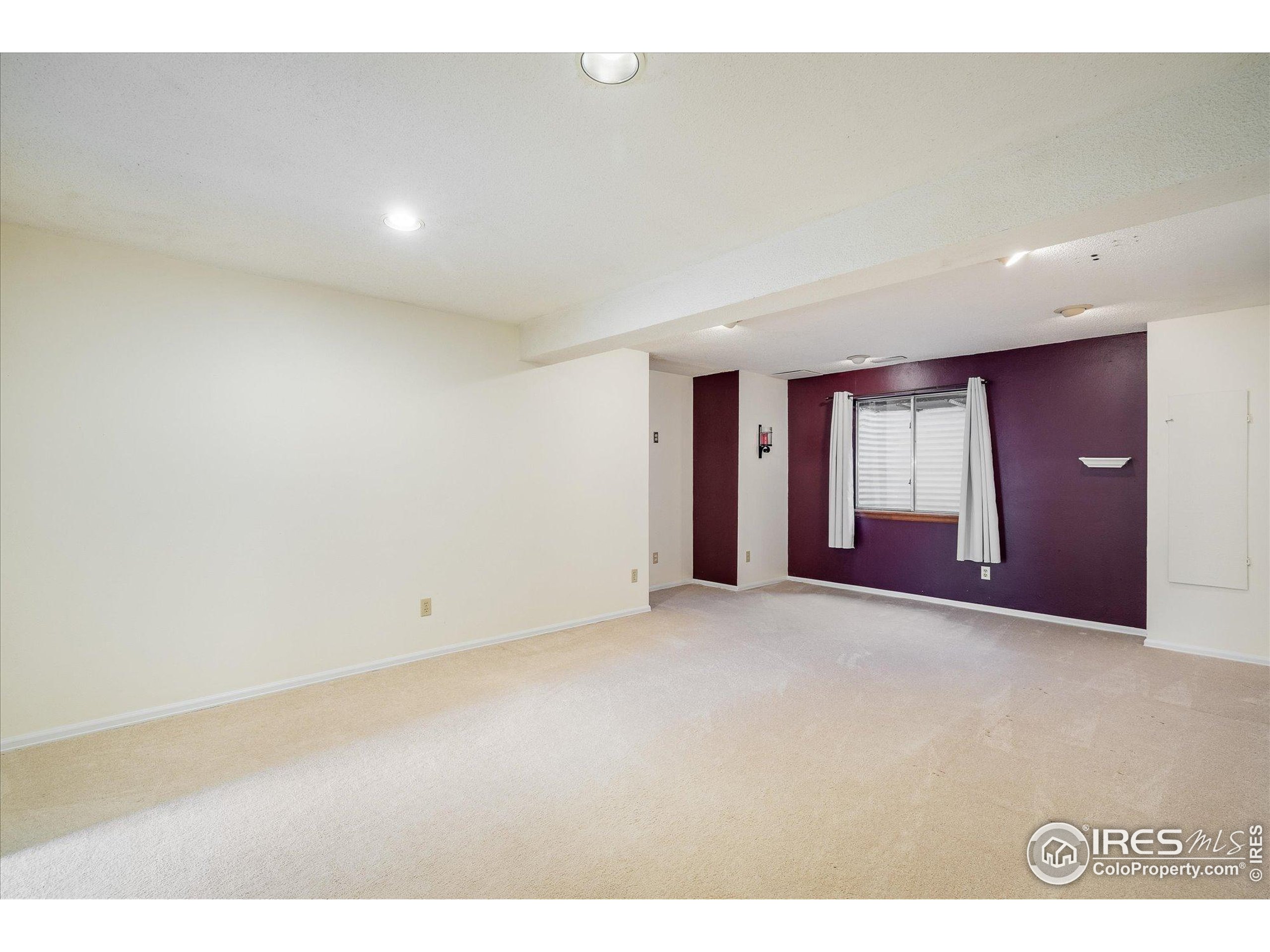 247 Regal St