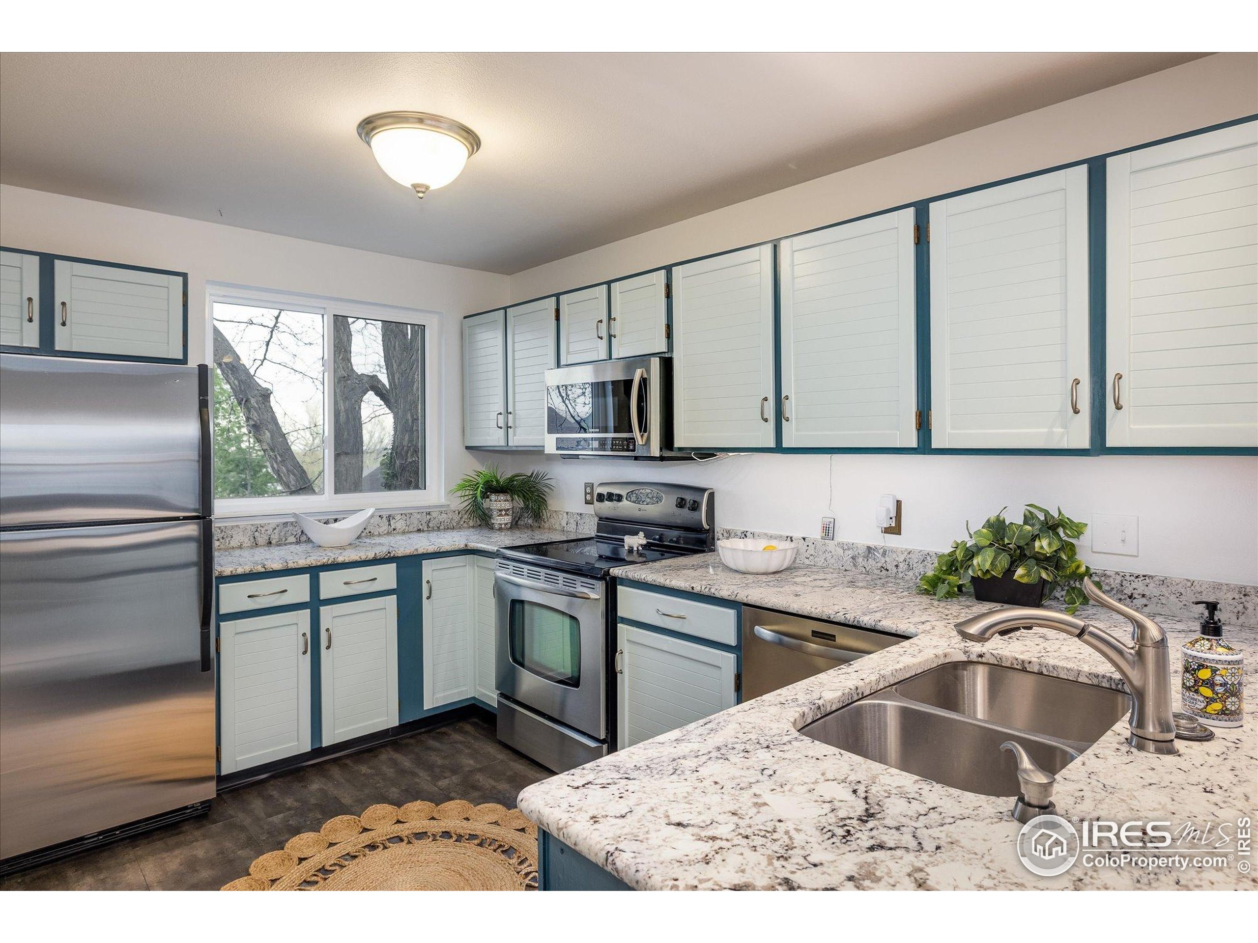 247 Regal St