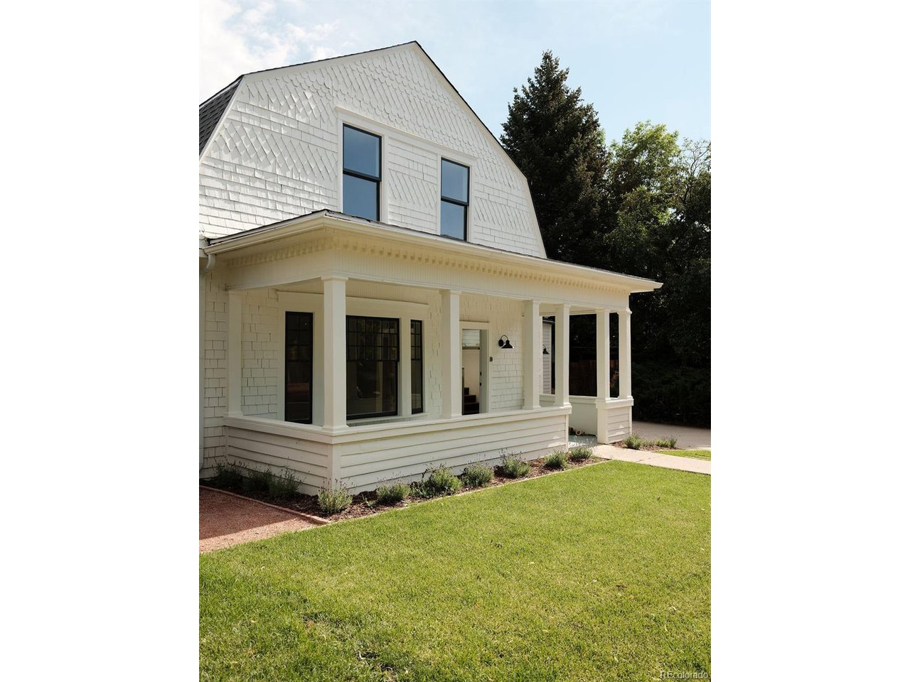 653 Dewey Ave