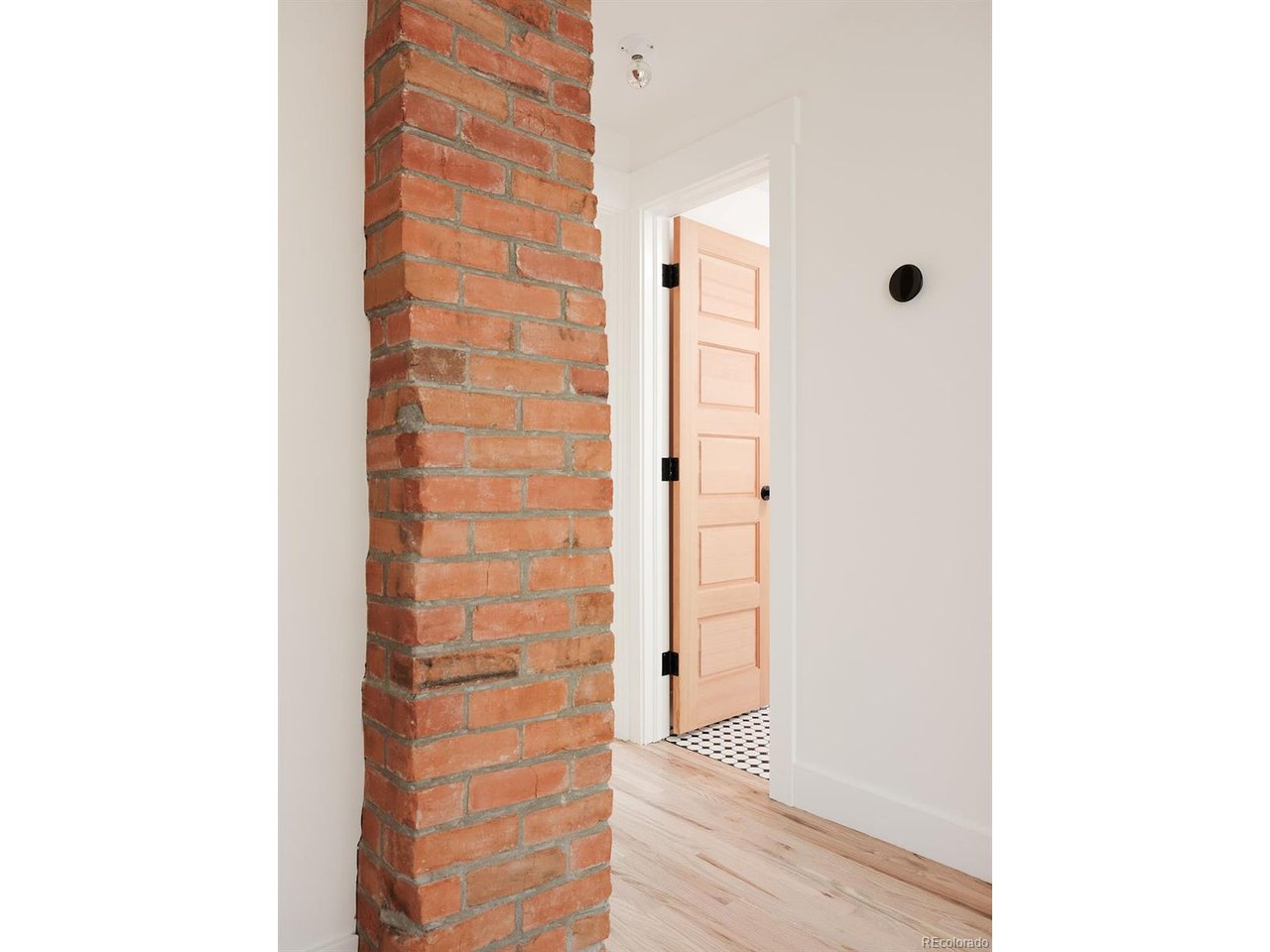 653 Dewey Ave