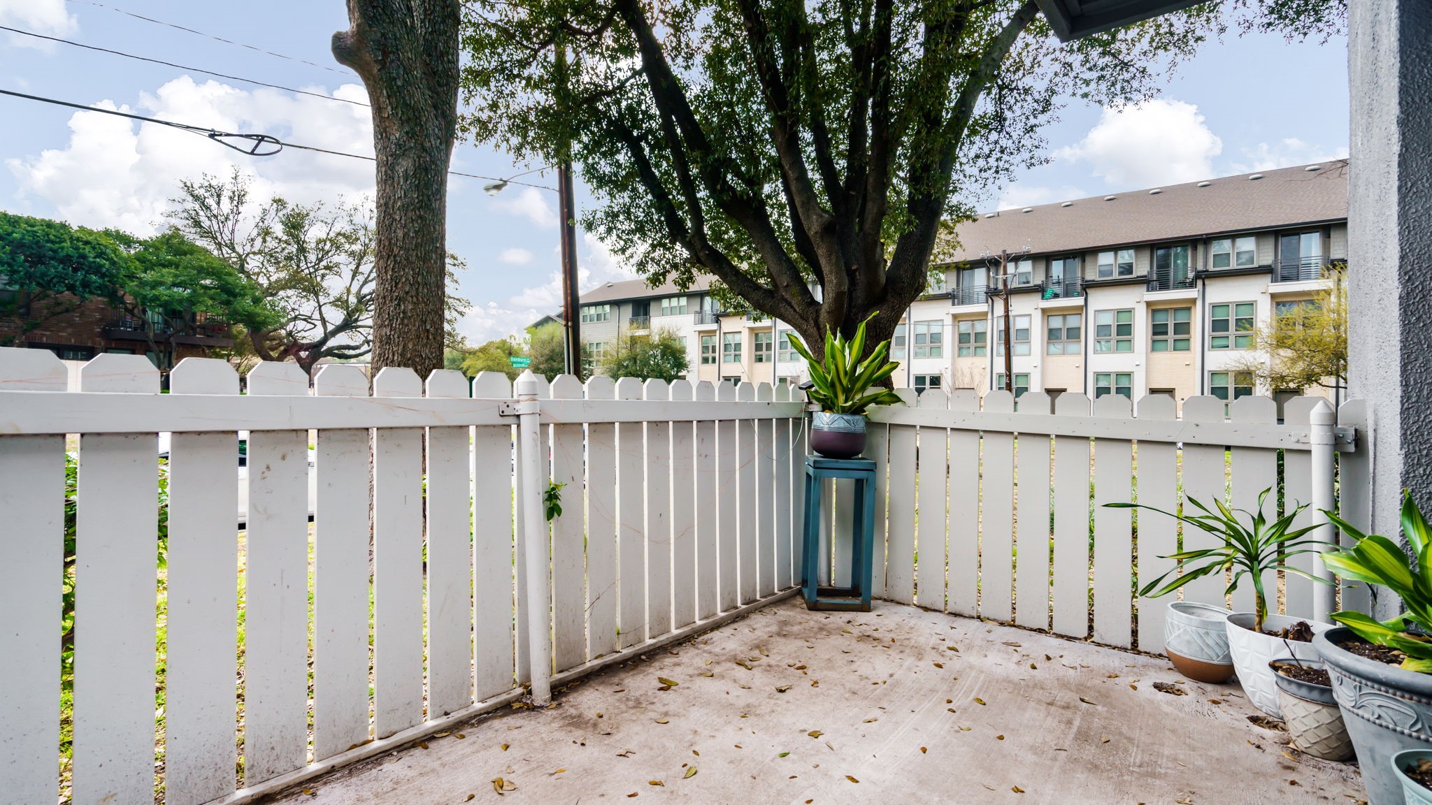 6005 Danbury Lane 103