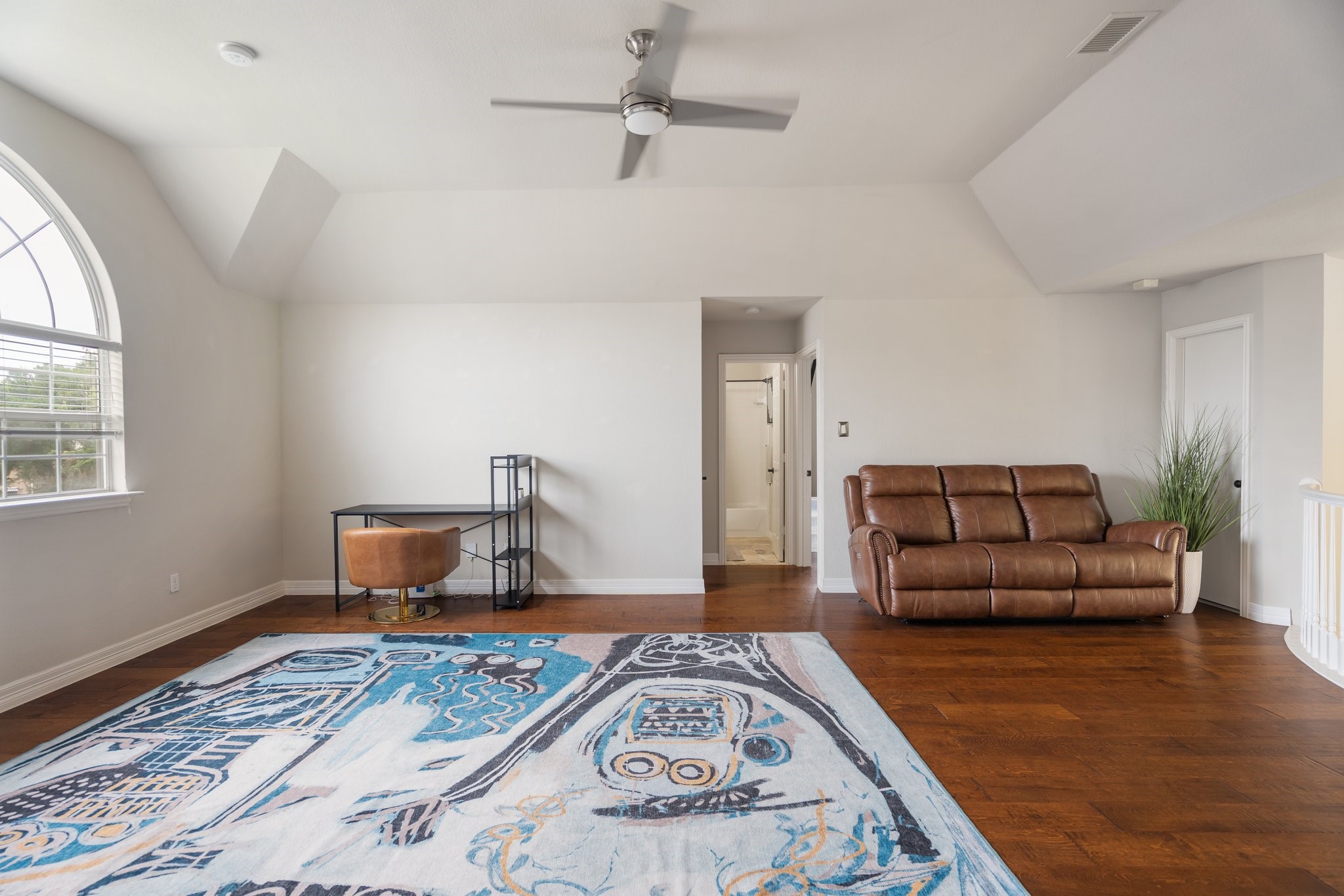 8400 Halliford Court