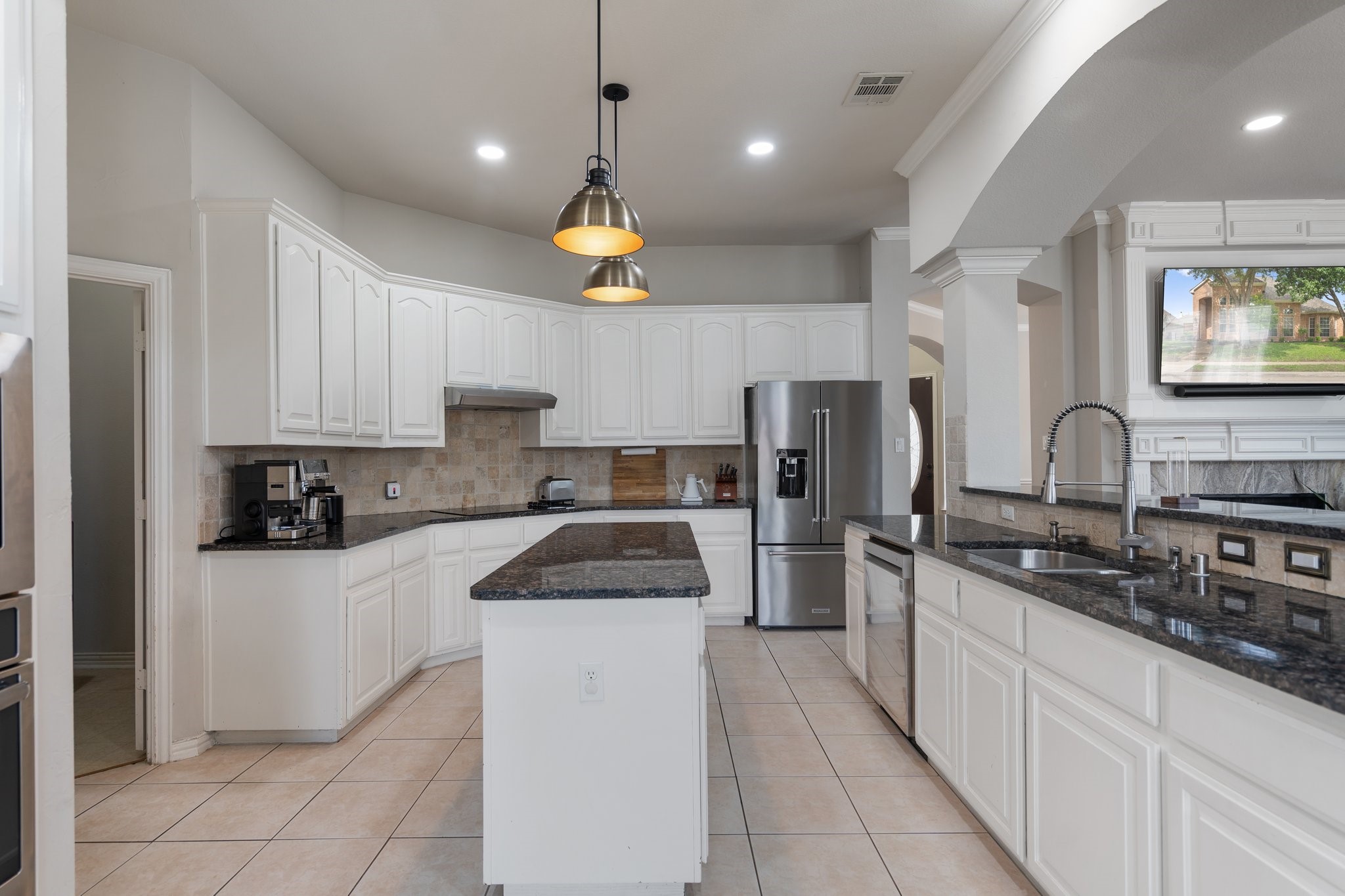 8400 Halliford Court