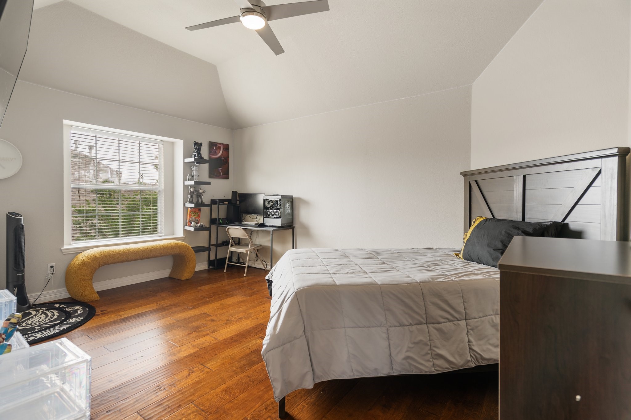 8400 Halliford Court