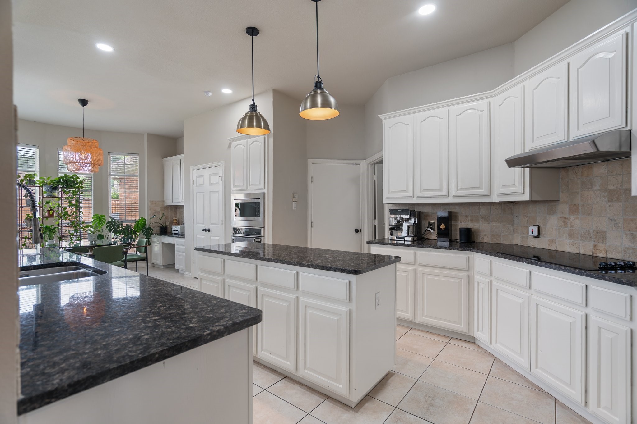 8400 Halliford Court