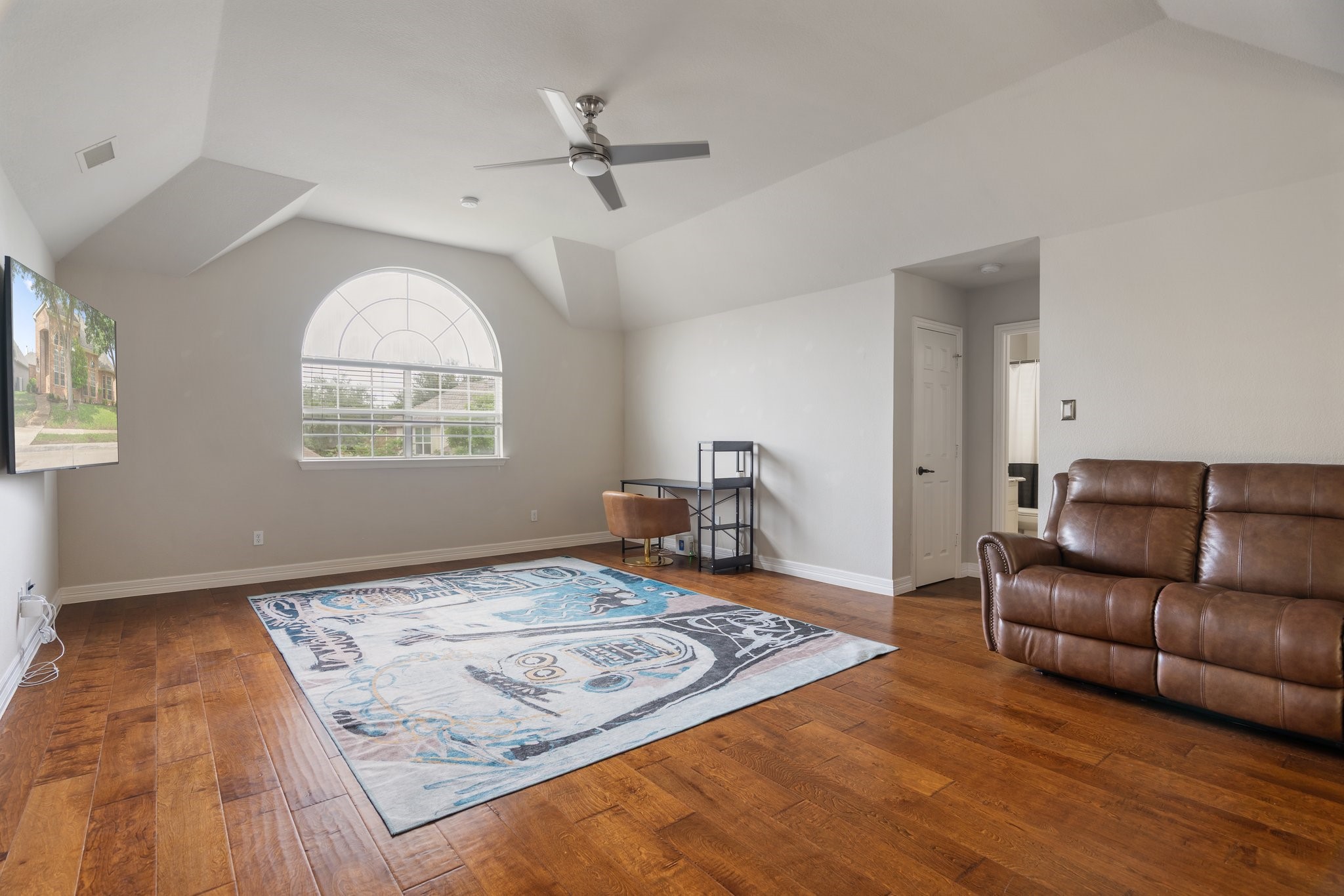 8400 Halliford Court