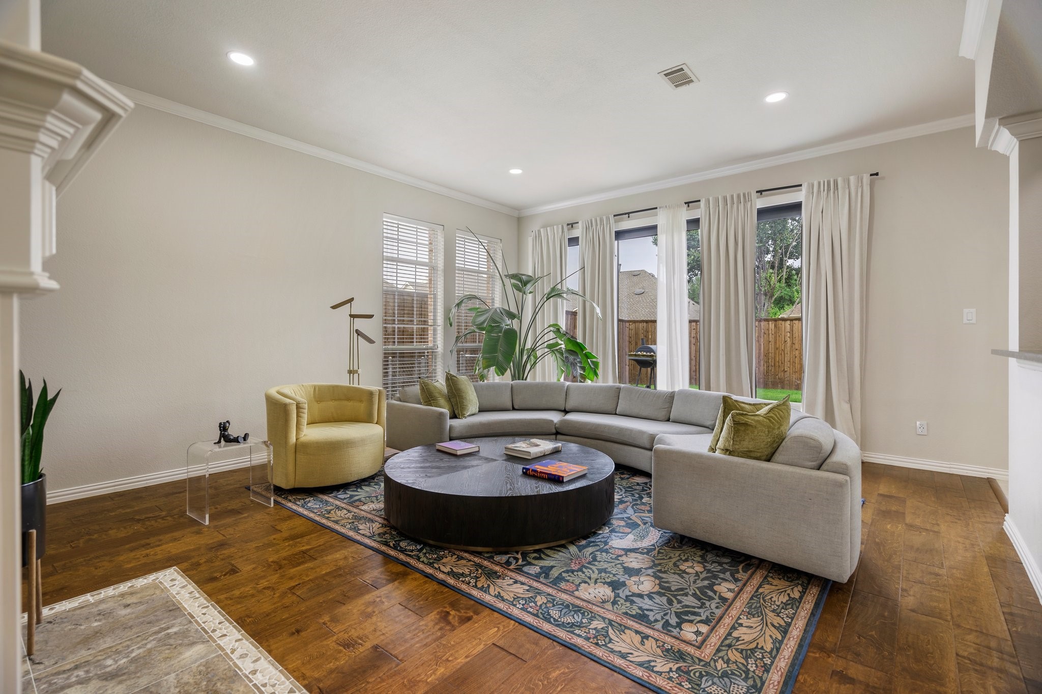 8400 Halliford Court