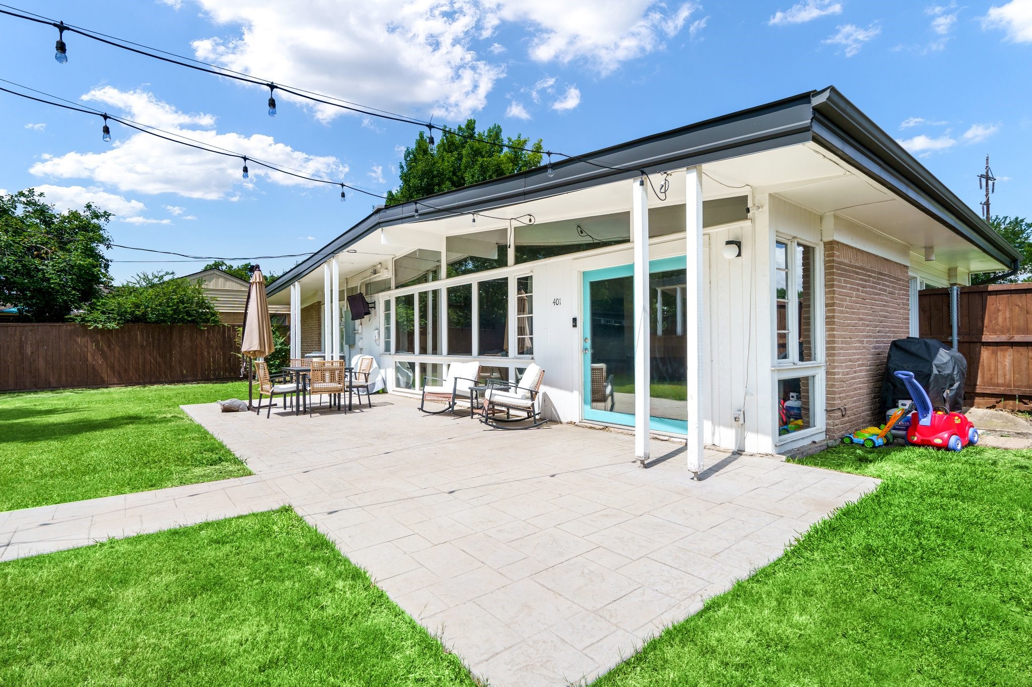 401 S Weatherred Drive