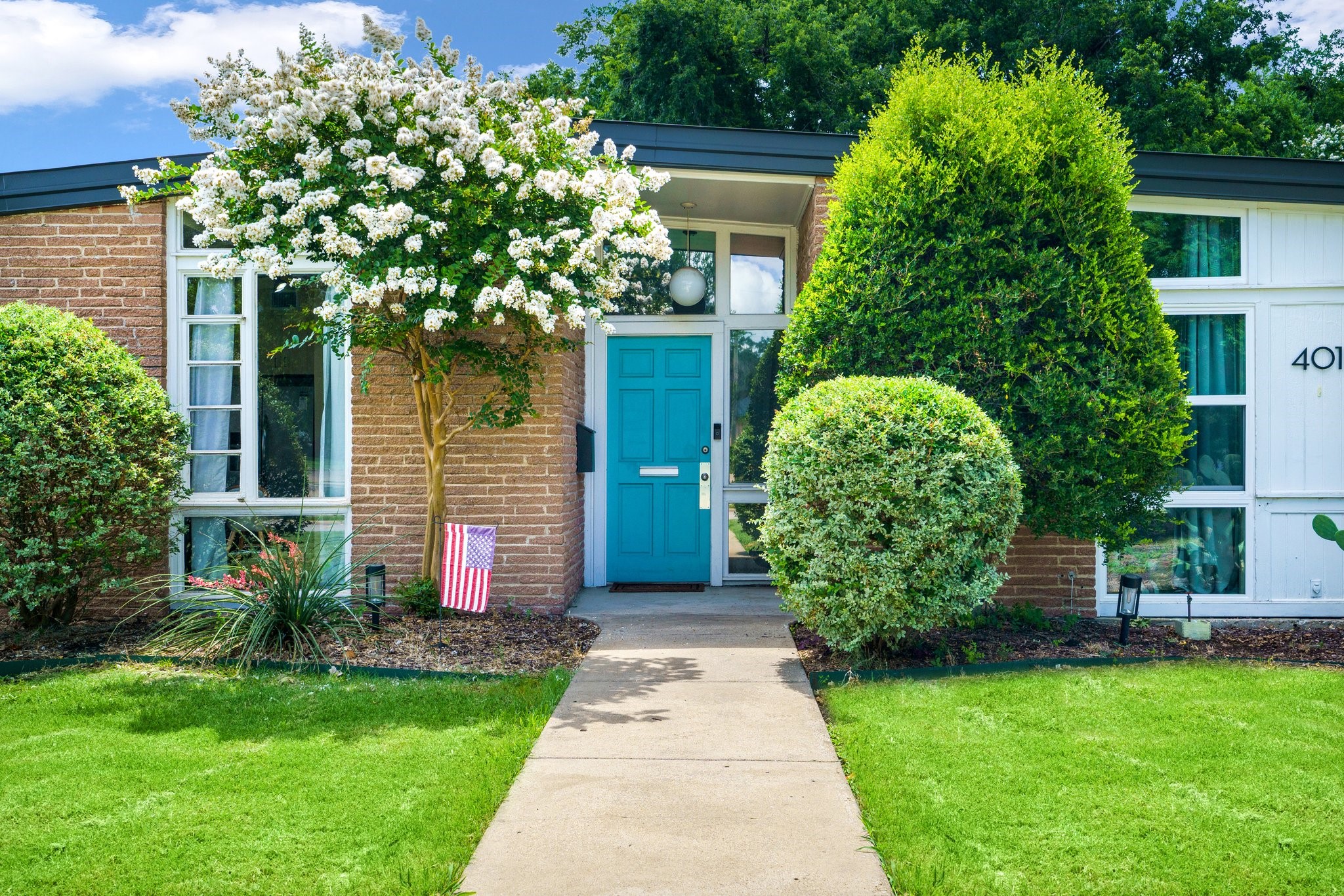 401 S Weatherred Drive