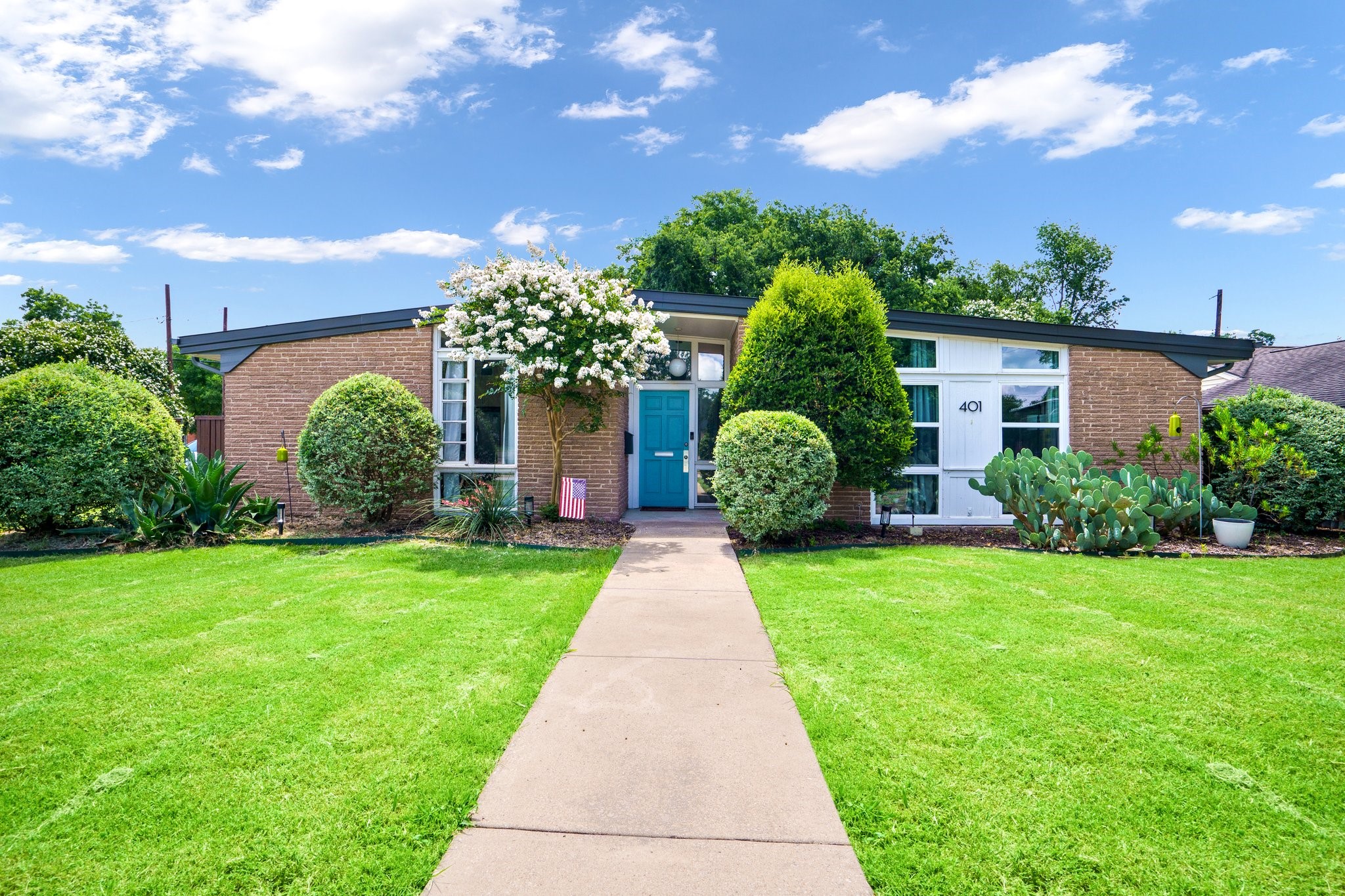 401 S Weatherred Drive