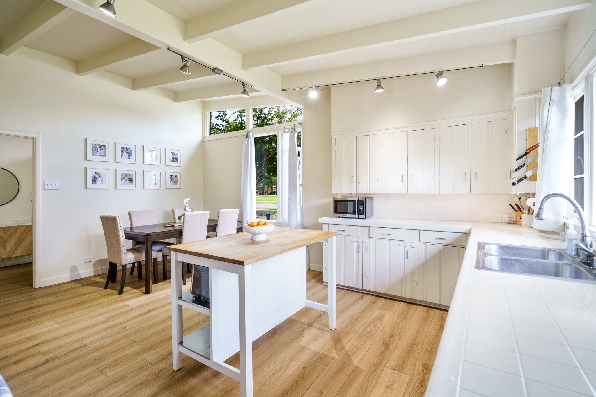 401 S Weatherred Drive