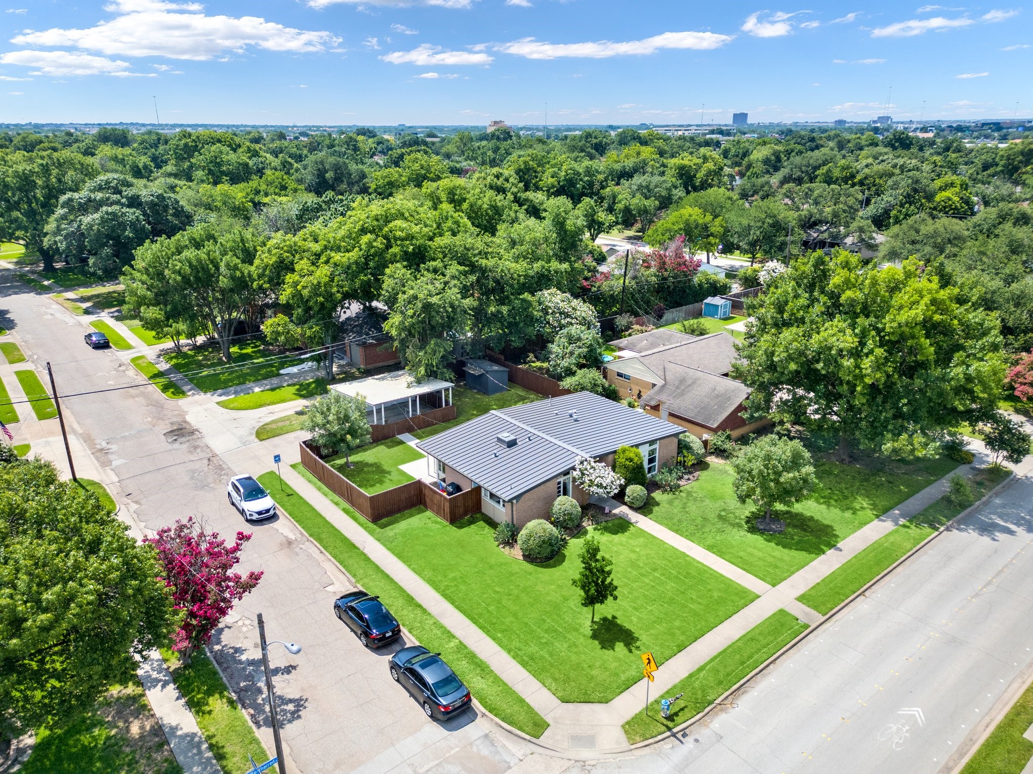 401 S Weatherred Drive