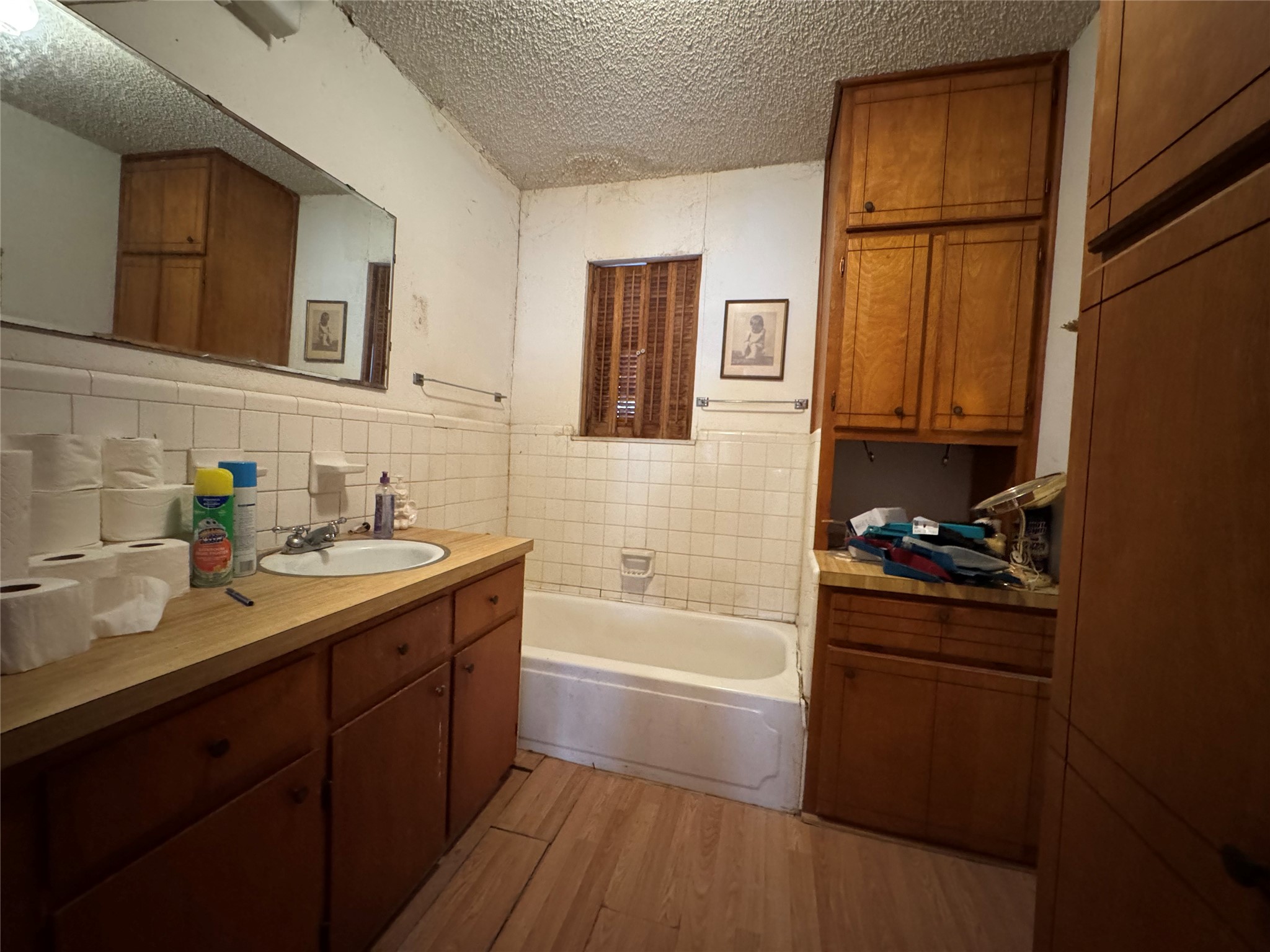 1009 W Erwin Avenue