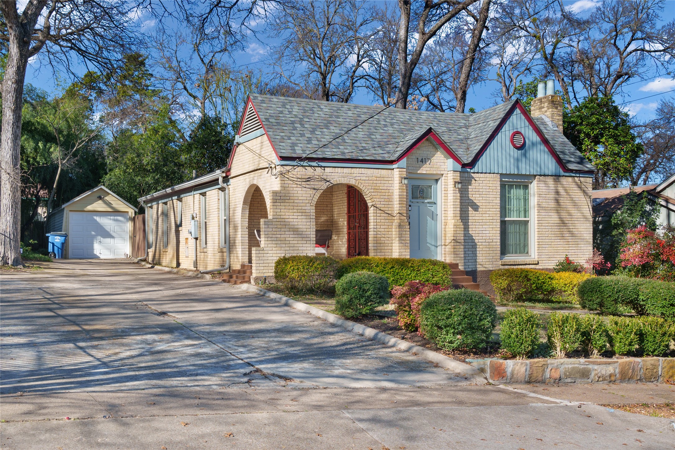 1417 Seevers Avenue