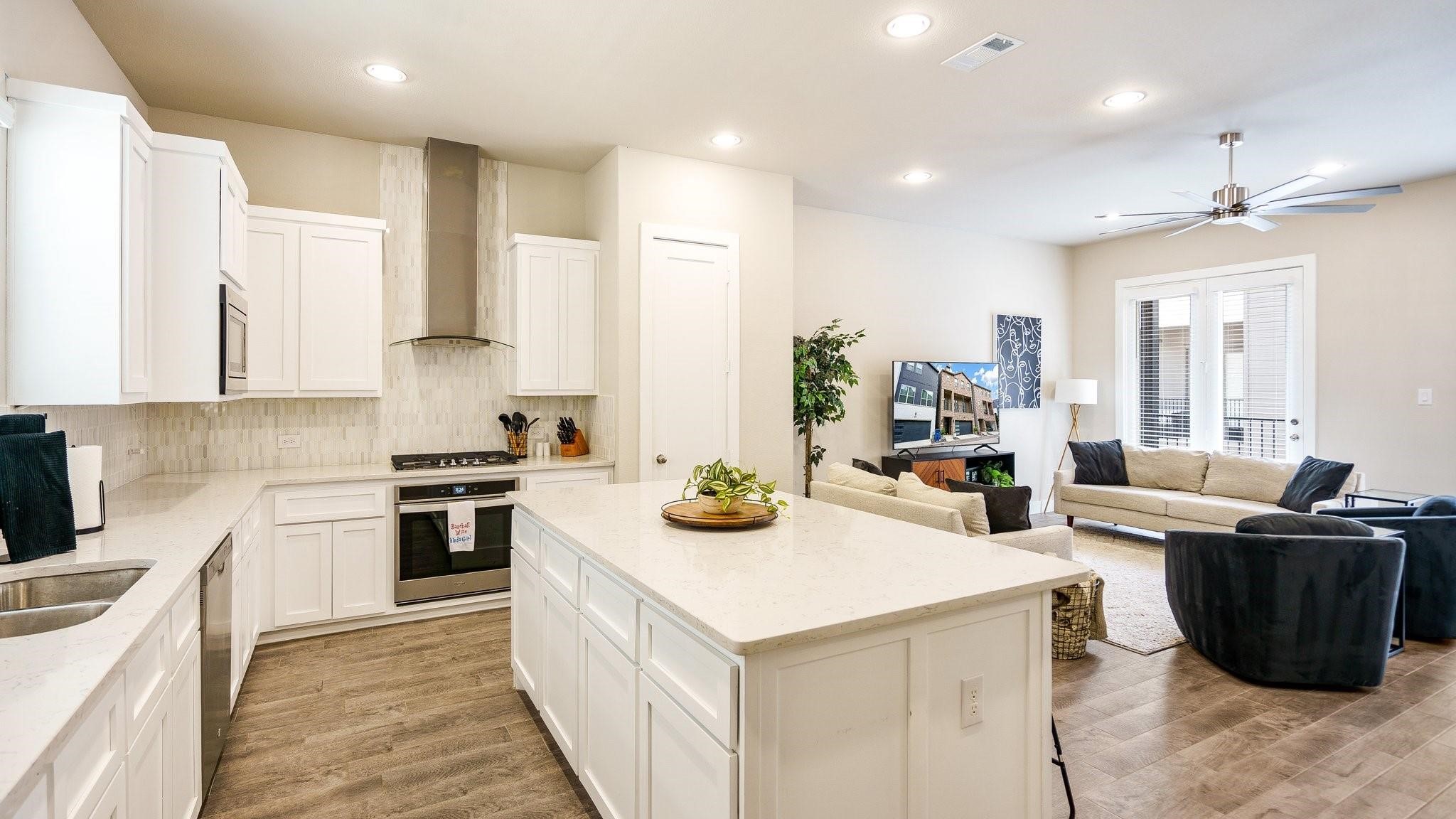 2512 Carolwood Lane