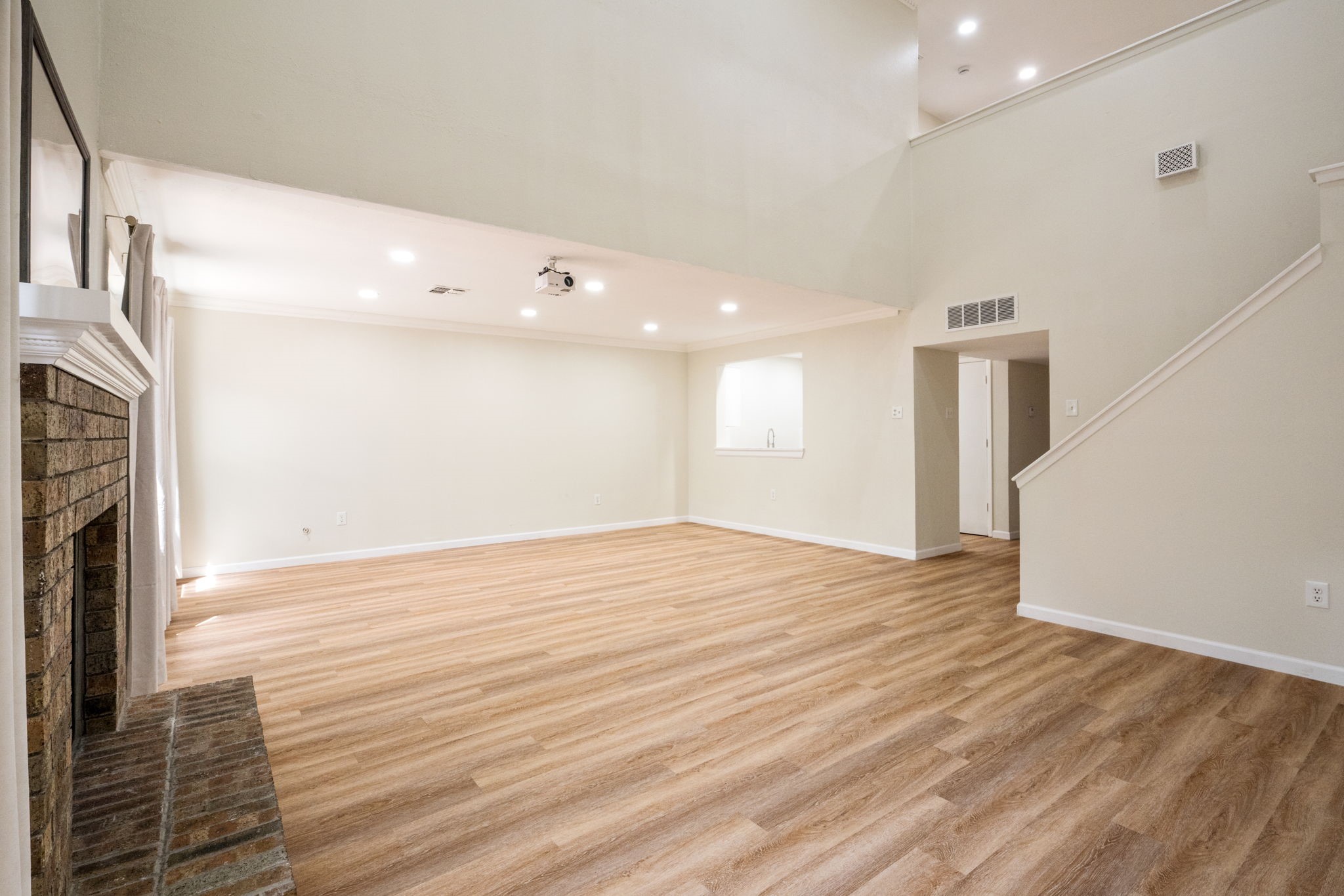 6702 E Northwest Highway