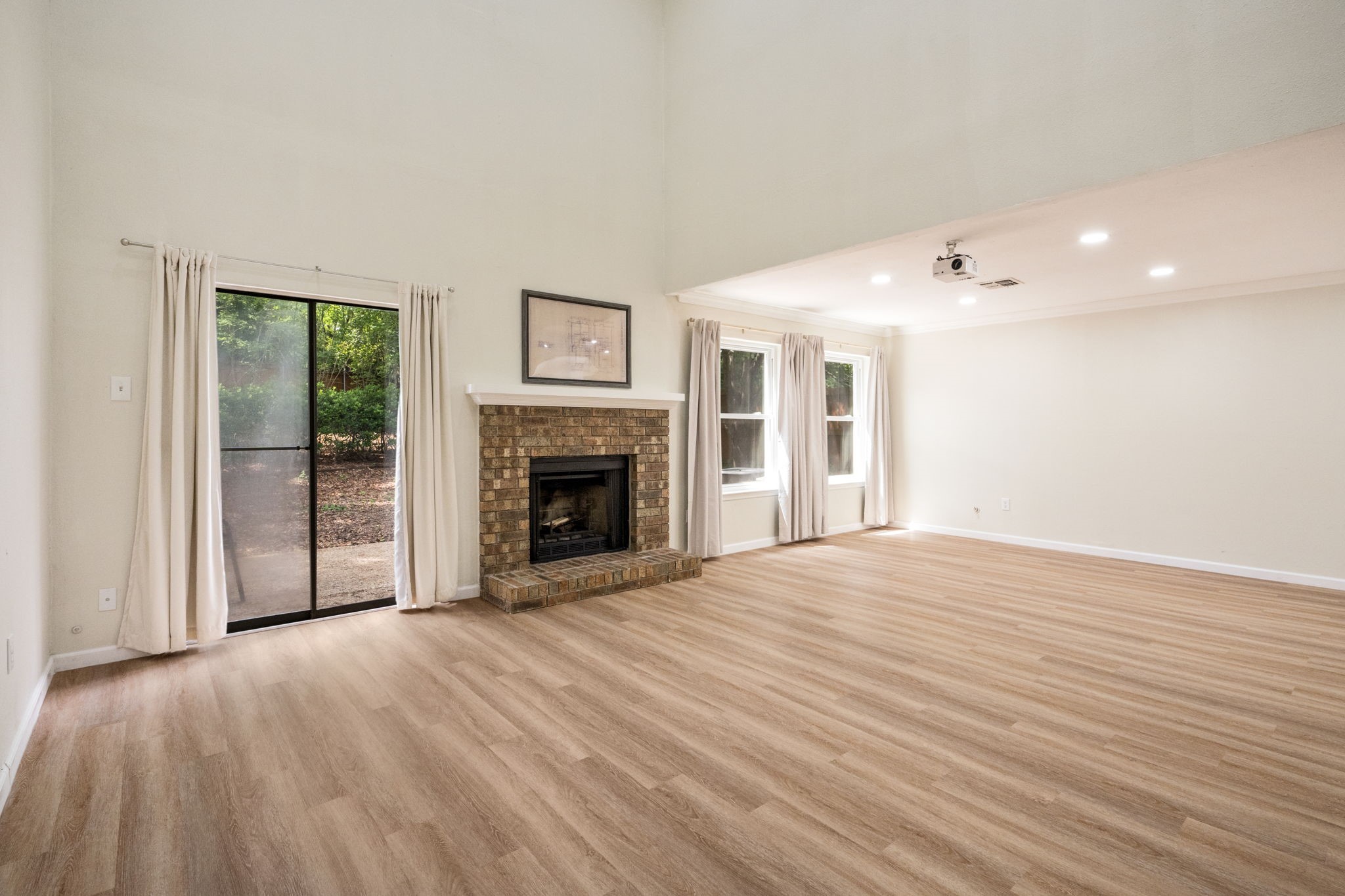 6702 E Northwest Highway