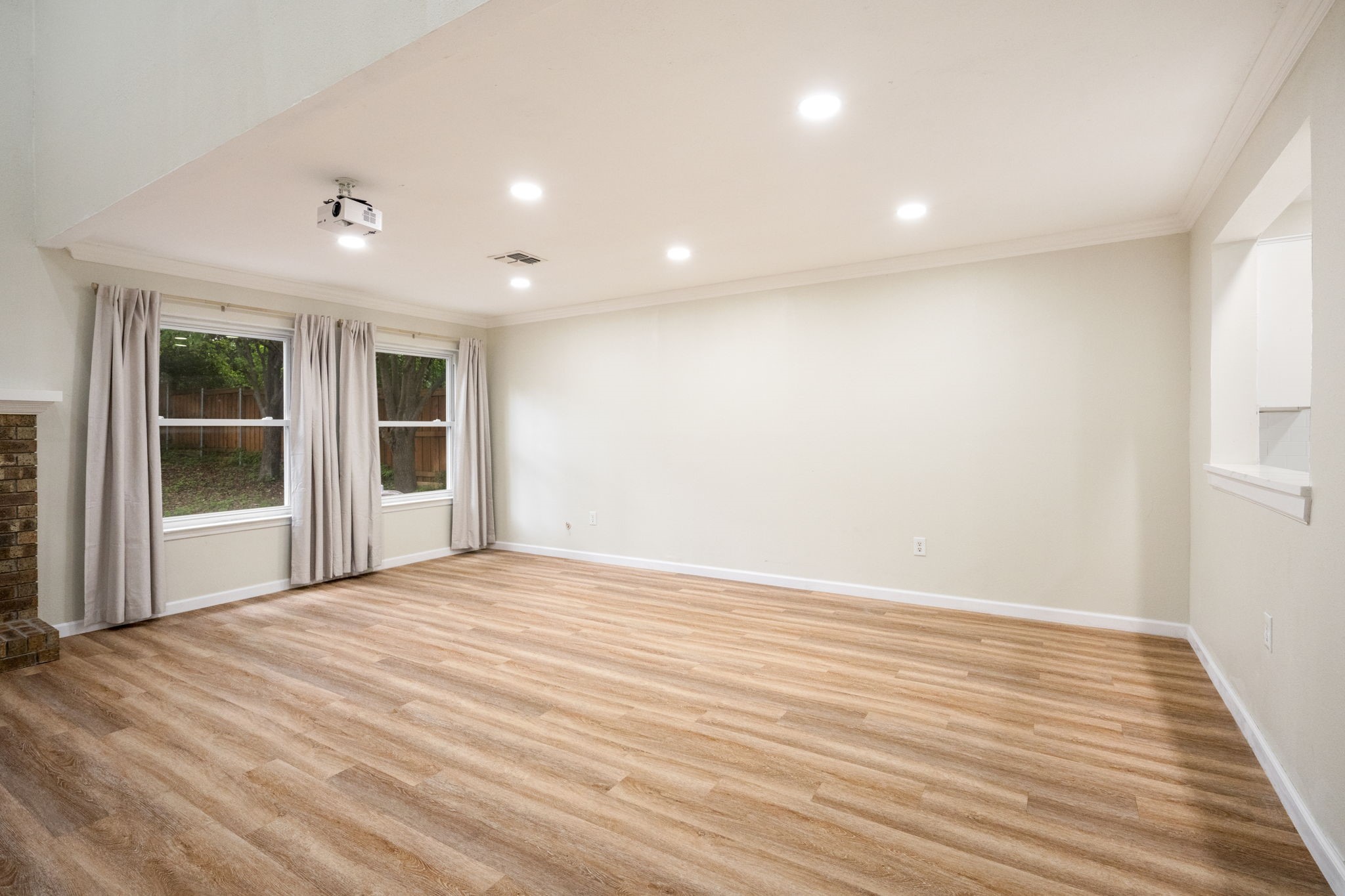 6702 E Northwest Highway