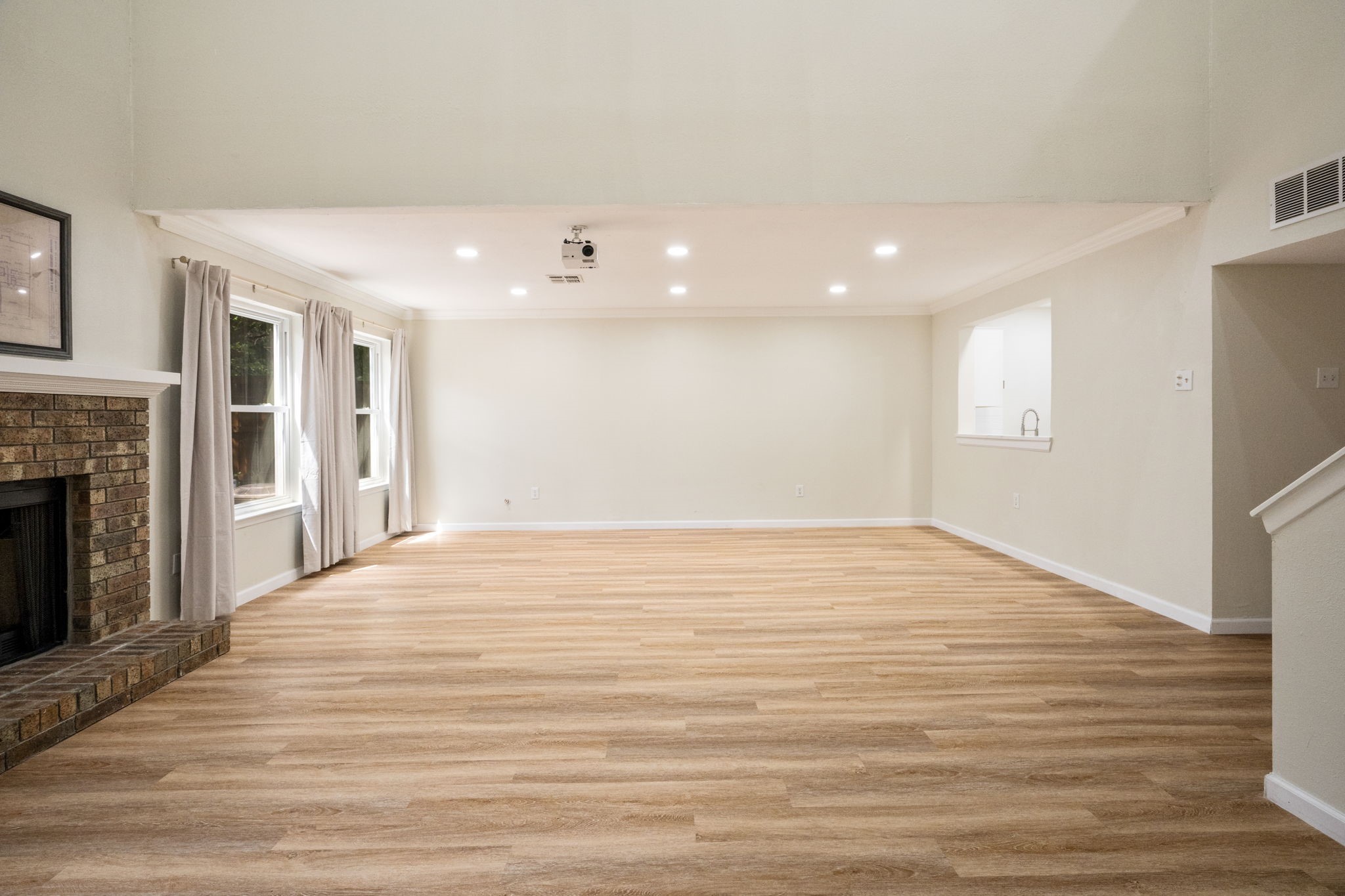 6702 E Northwest Highway