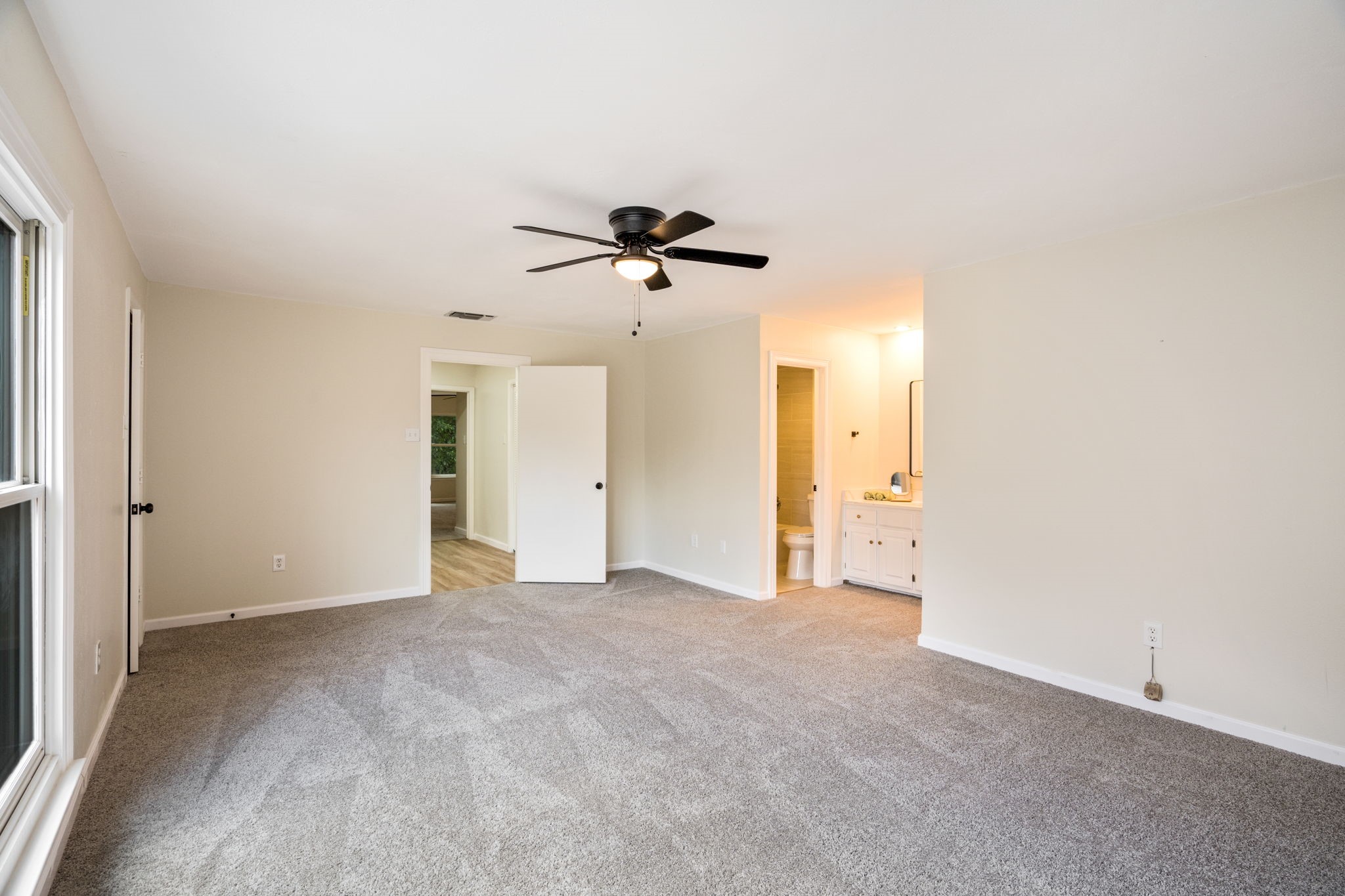 6702 E Northwest Highway