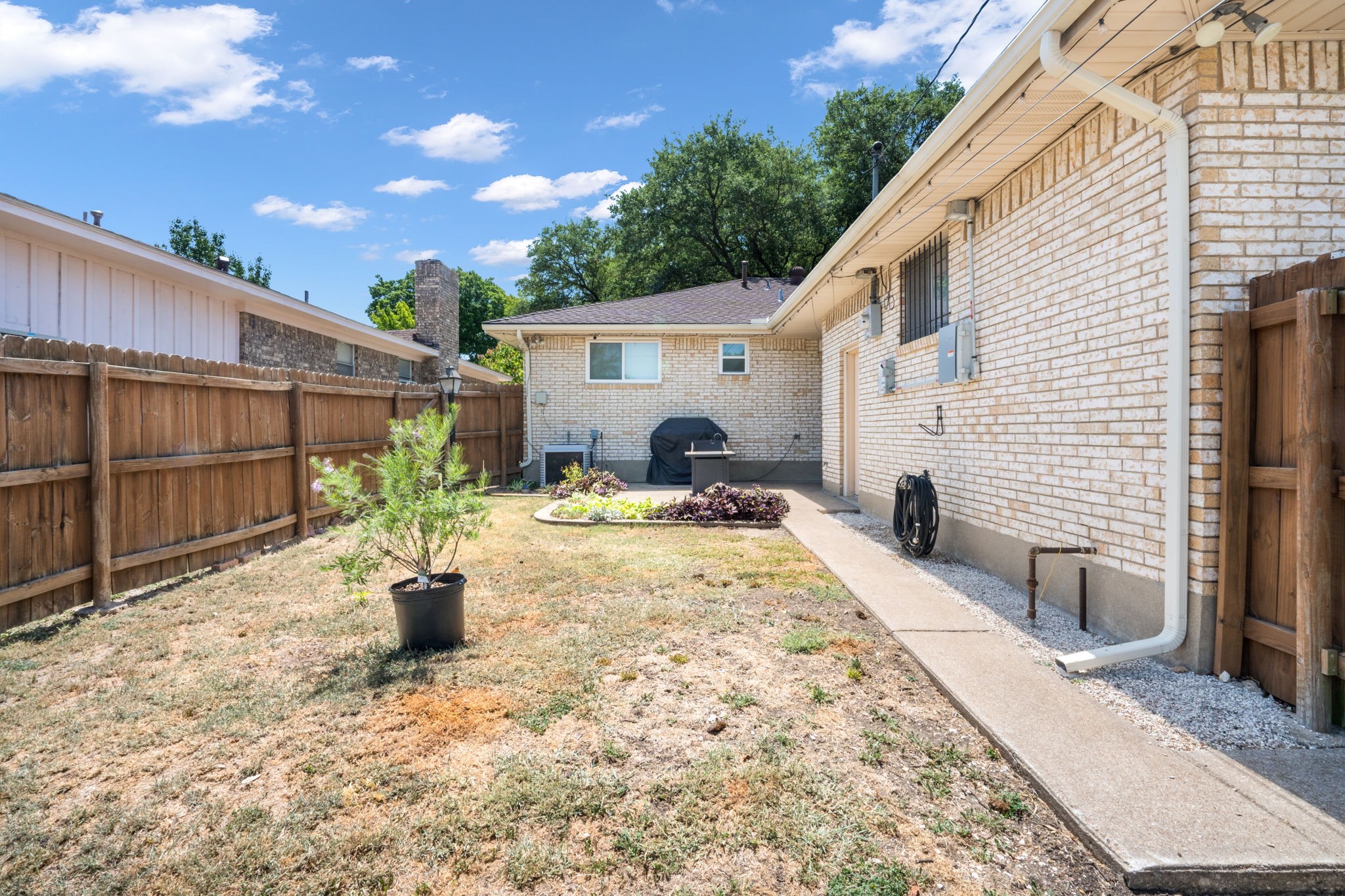 2711 Alco Avenue