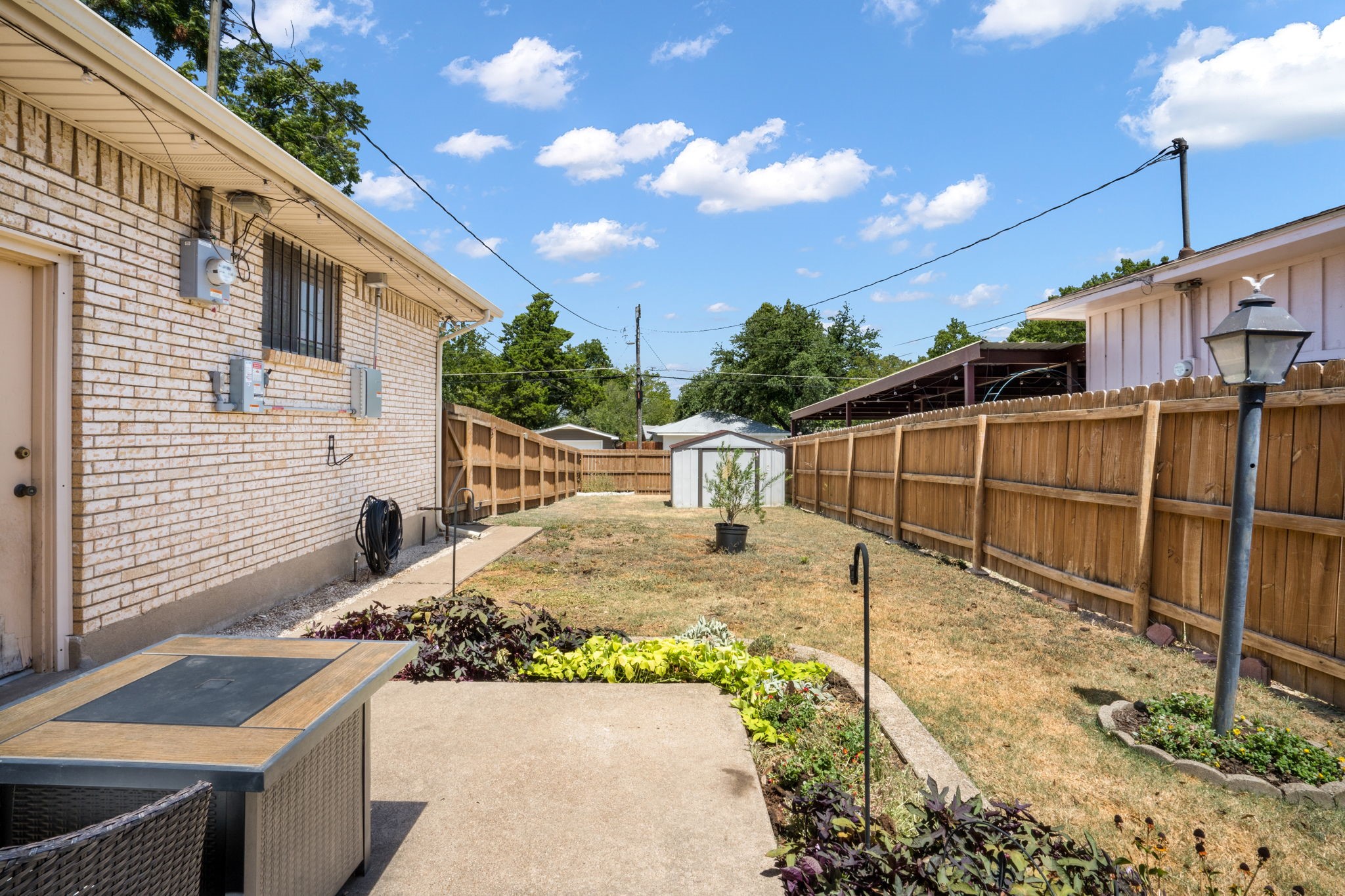 2711 Alco Avenue
