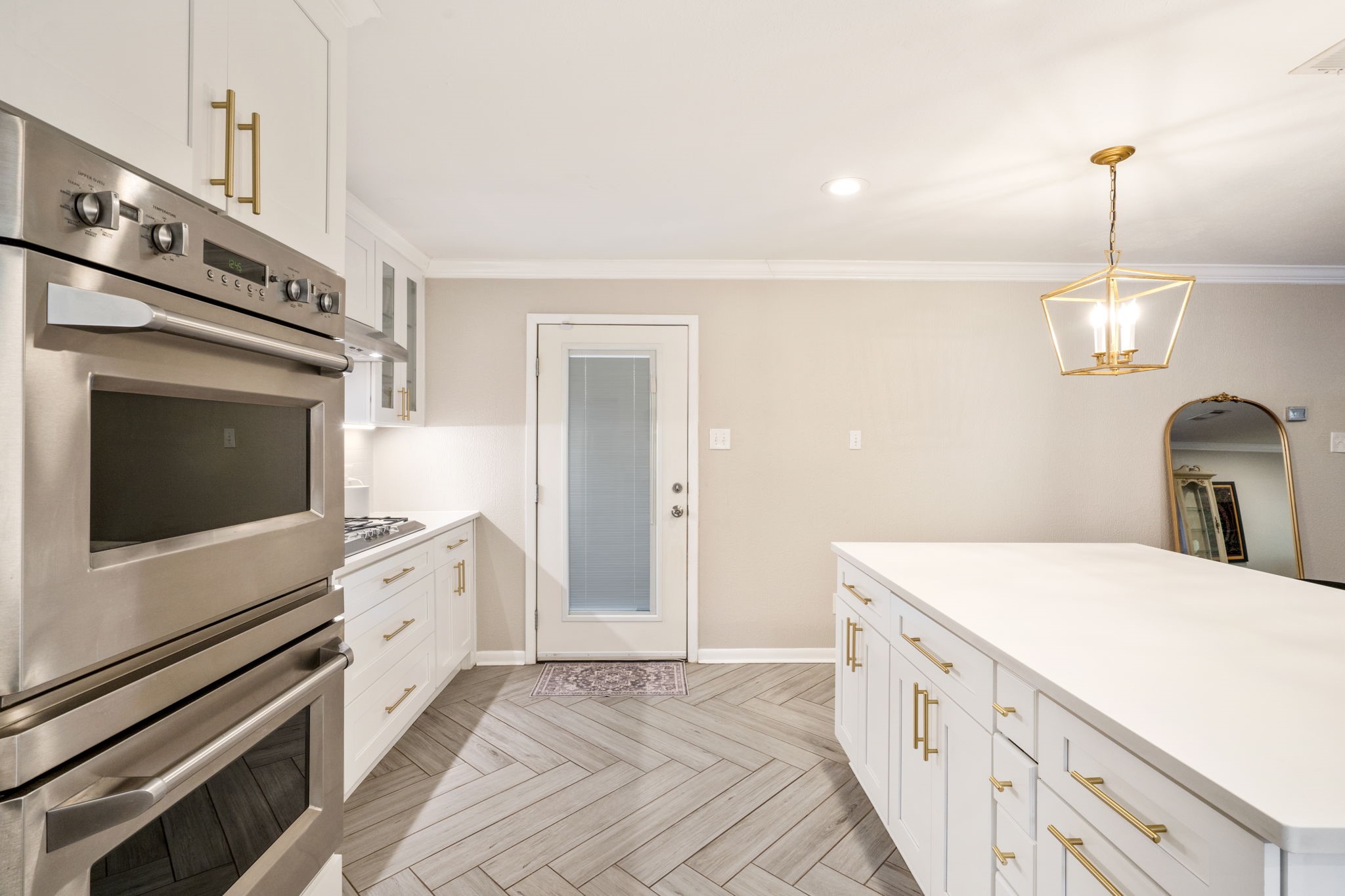 2711 Alco Avenue