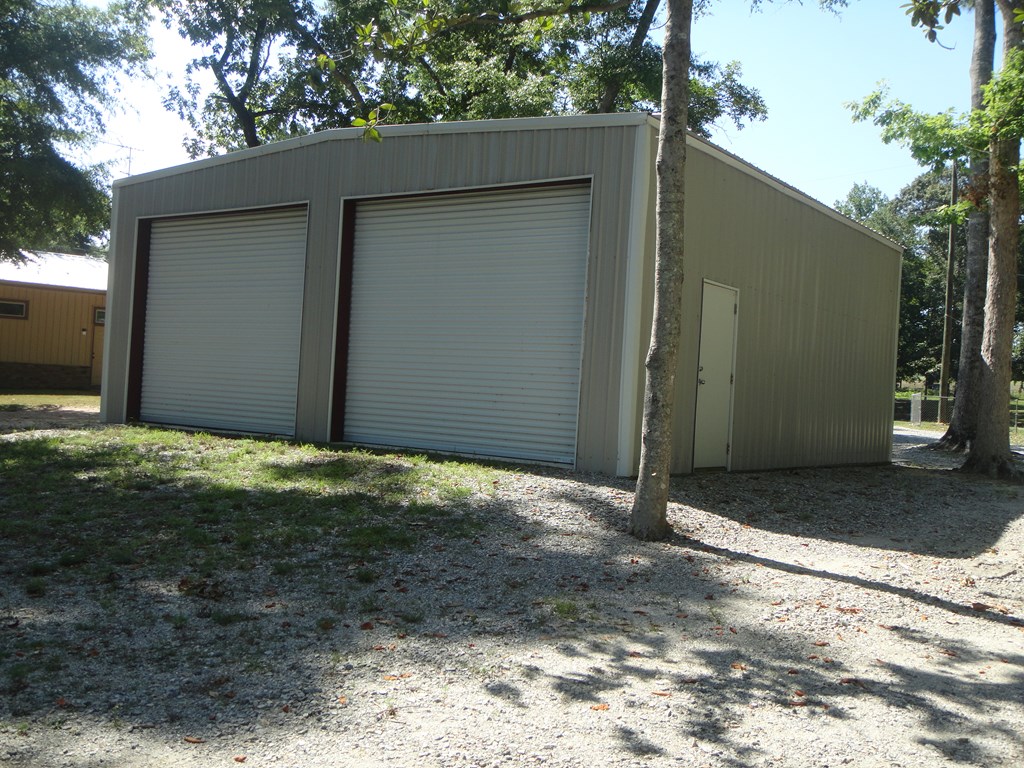 870 Lake Front Dr