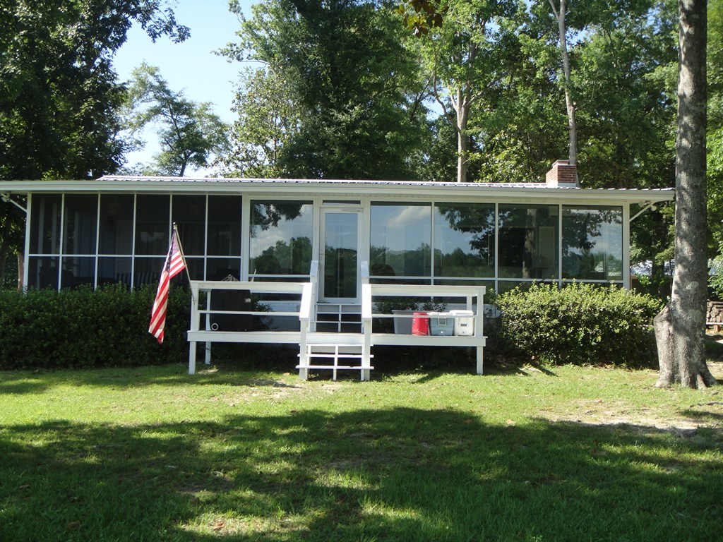 870 Lake Front Dr