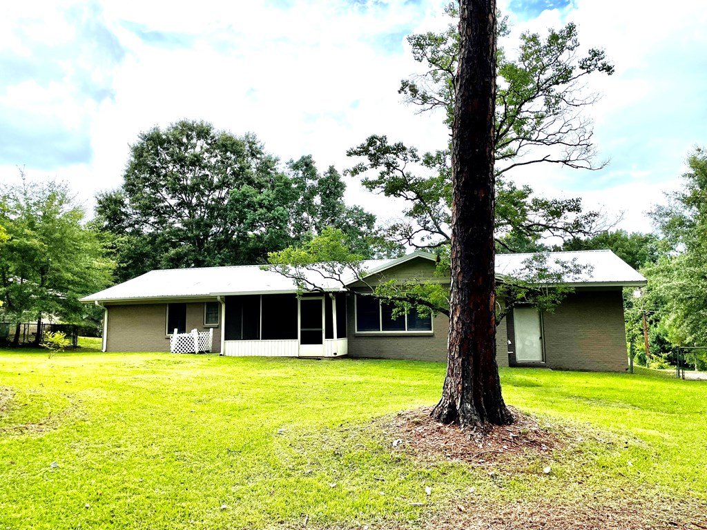 103 SHADOWLAWN DRIVE