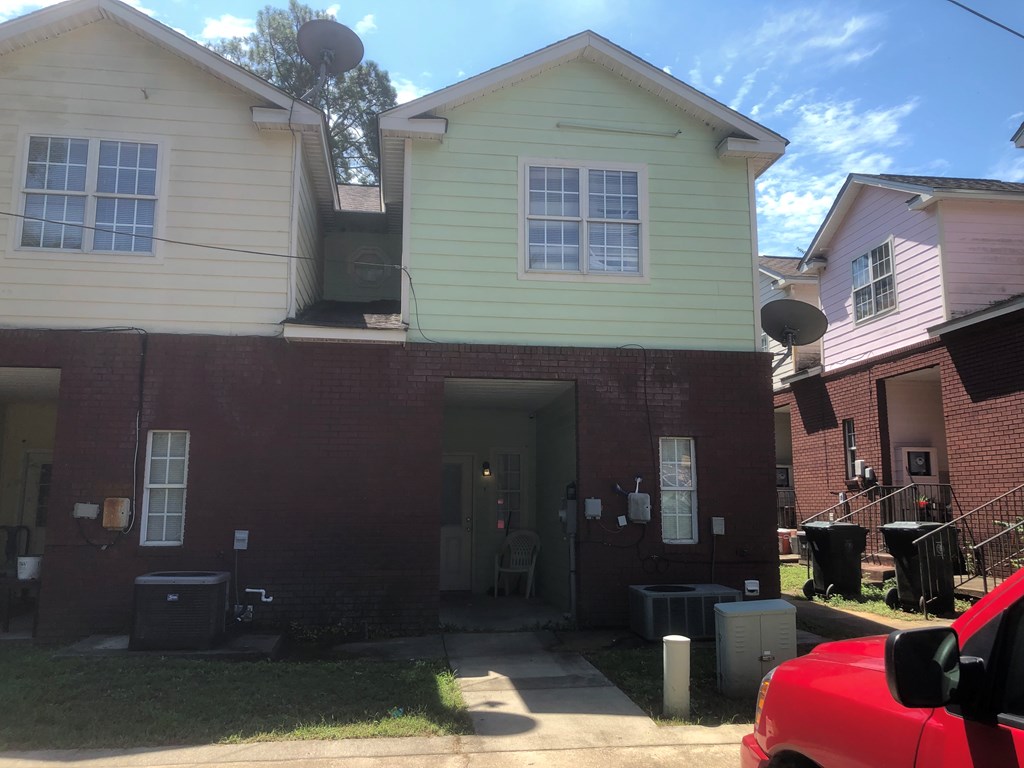 803-1 E Adams St