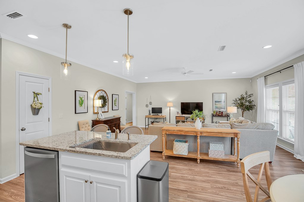 303 Courtland