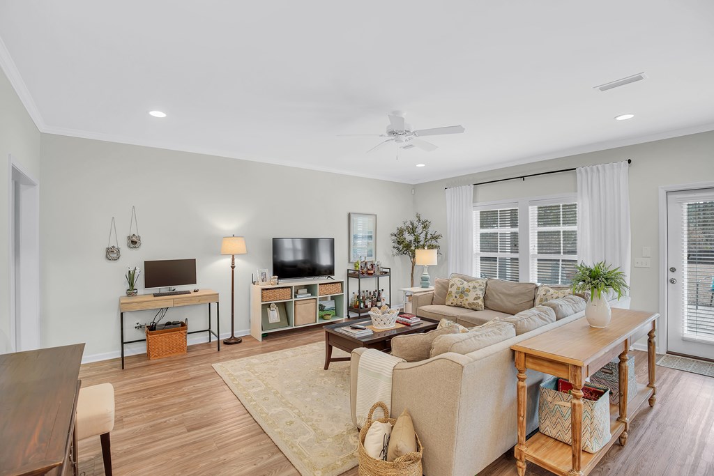 303 Courtland