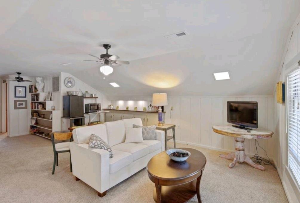 104 Holly Lane
