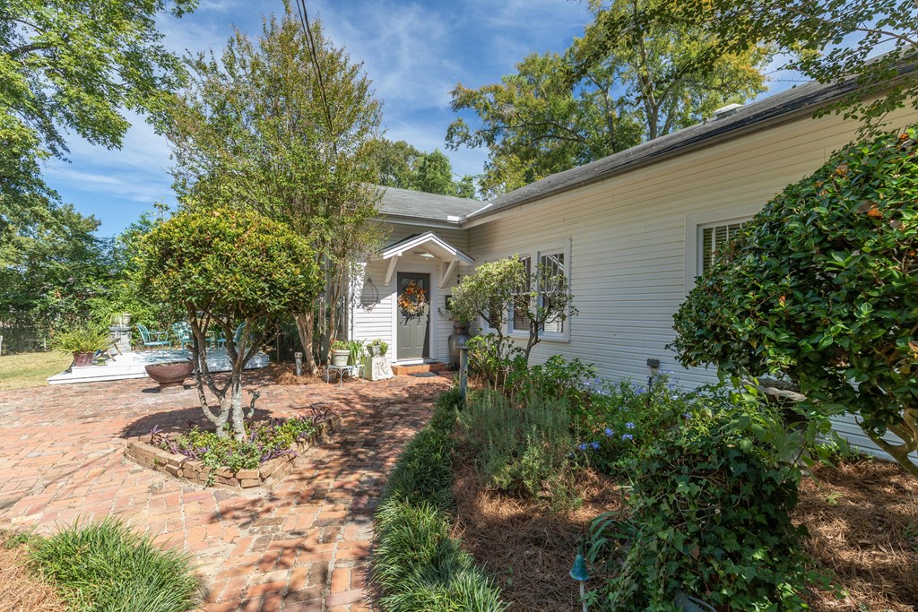 104 Holly Lane