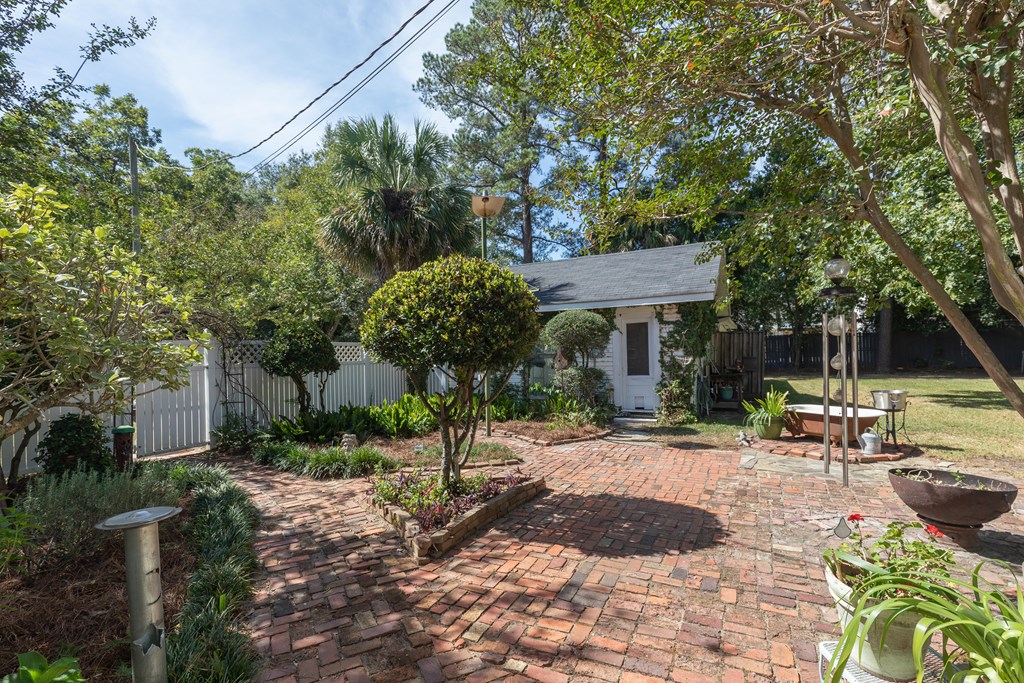 104 Holly Lane