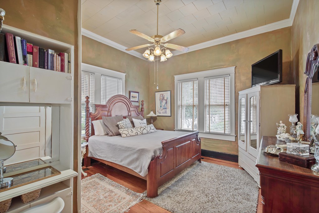 104 Holly Lane