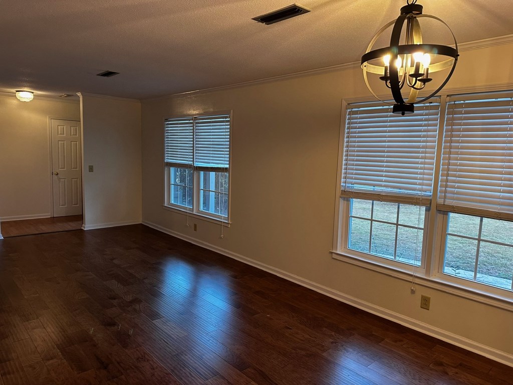 1318 Stanford