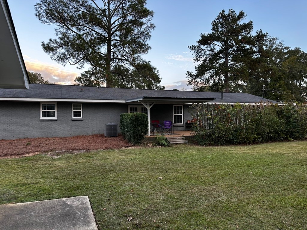 1318 Stanford